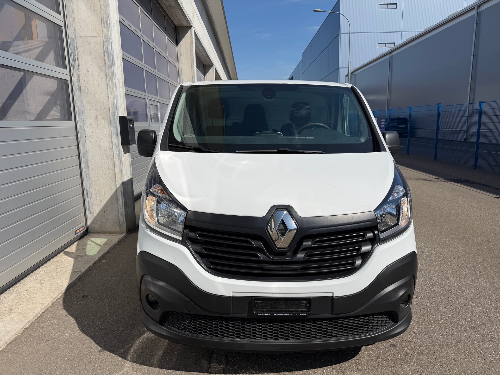 RENAULT Trafic 1.6 ENERGY TwinT. dCi125 2.9t Busin. L1H1-image-1
