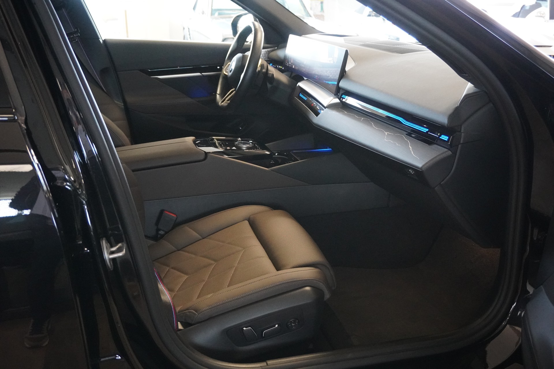BMW 540d xDrive 48V Touring M Sport Pro Steptronic-image-8