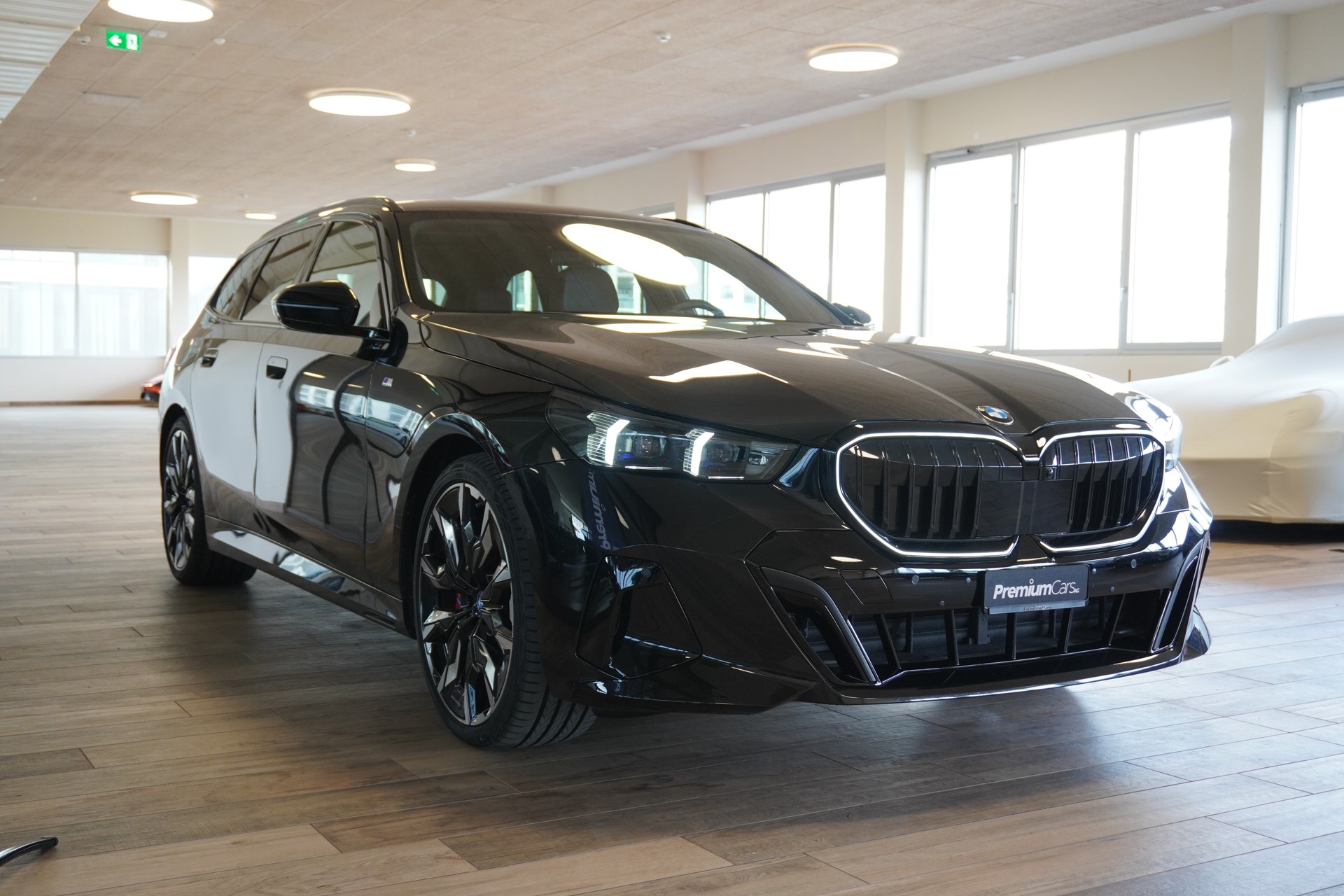 BMW 540d xDrive 48V Touring M Sport Pro Steptronic-image-2
