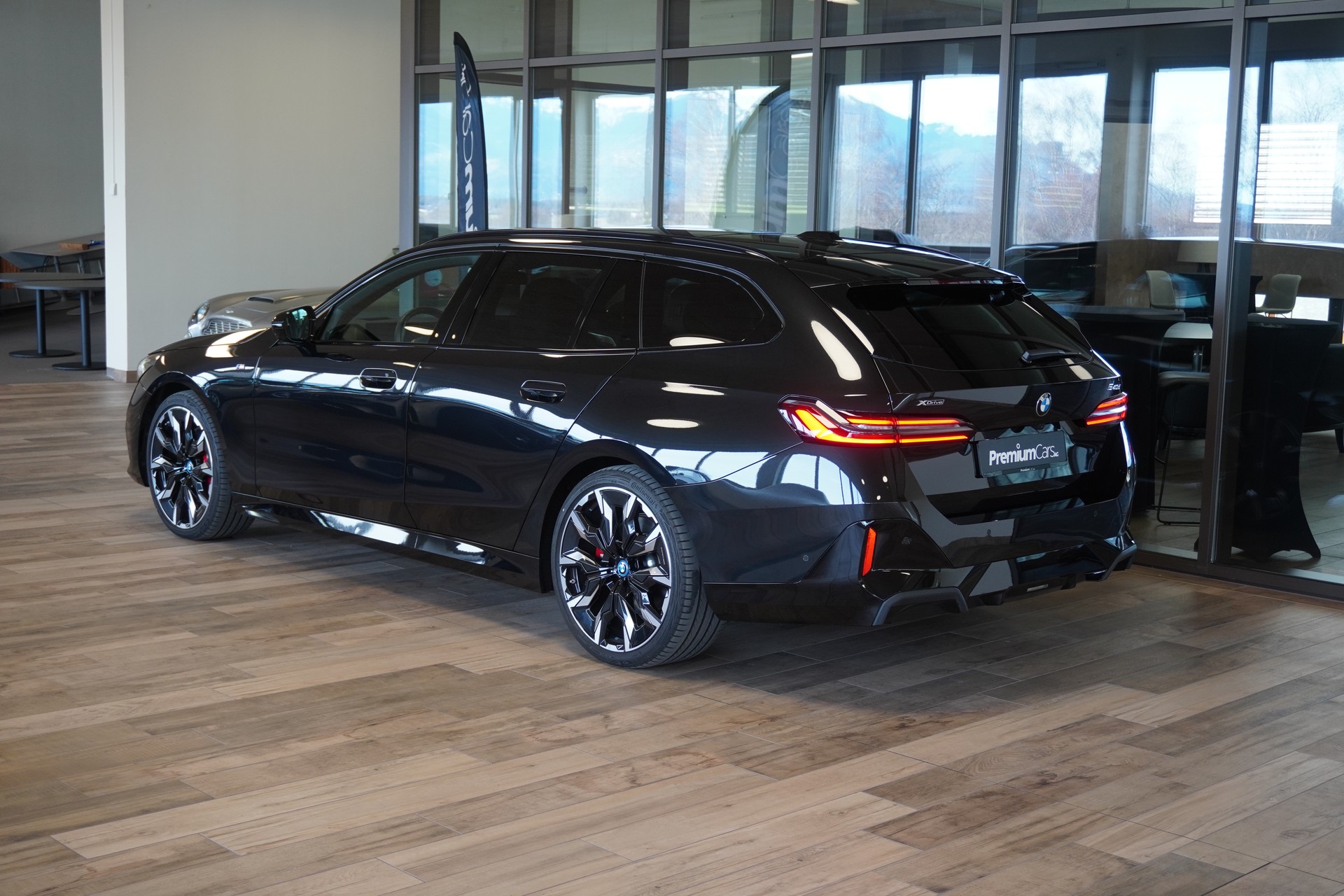 BMW 540d xDrive 48V Touring M Sport Pro Steptronic-image-5