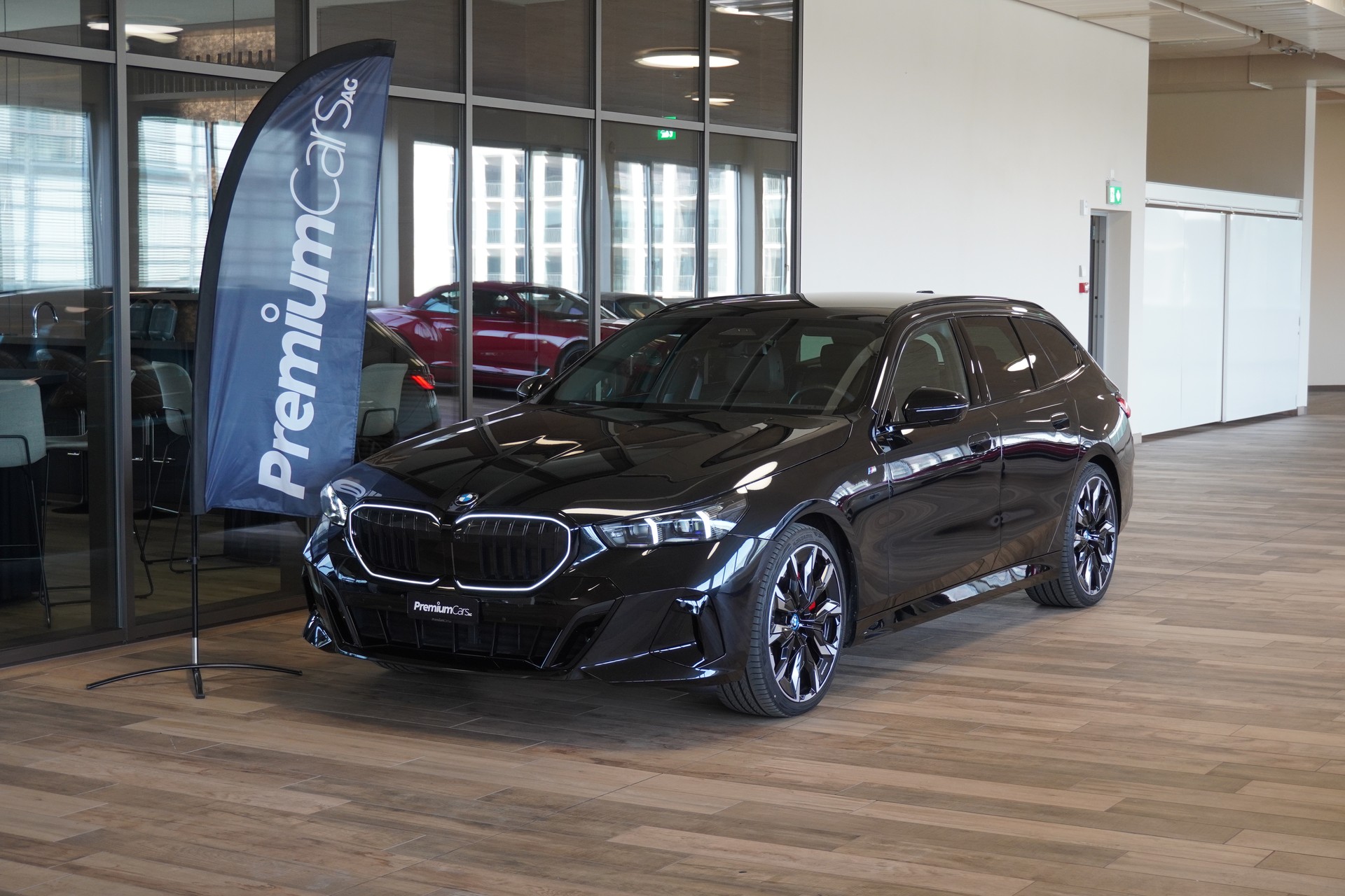 BMW 540d xDrive 48V Touring M Sport Pro Steptronic-image-0