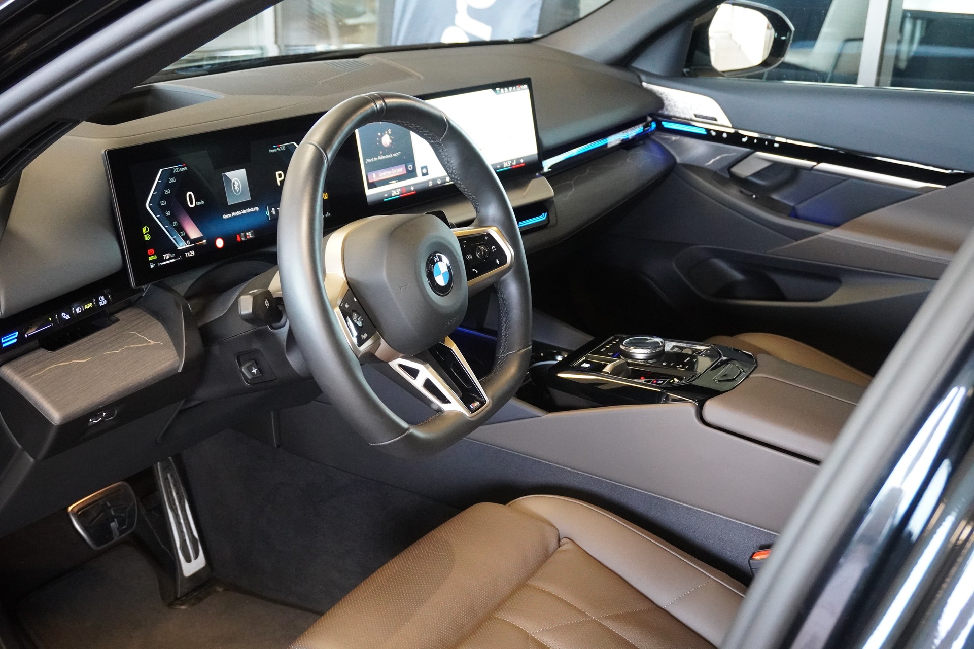 BMW 540d xDrive 48V Touring M Sport Pro Steptronic-image-7