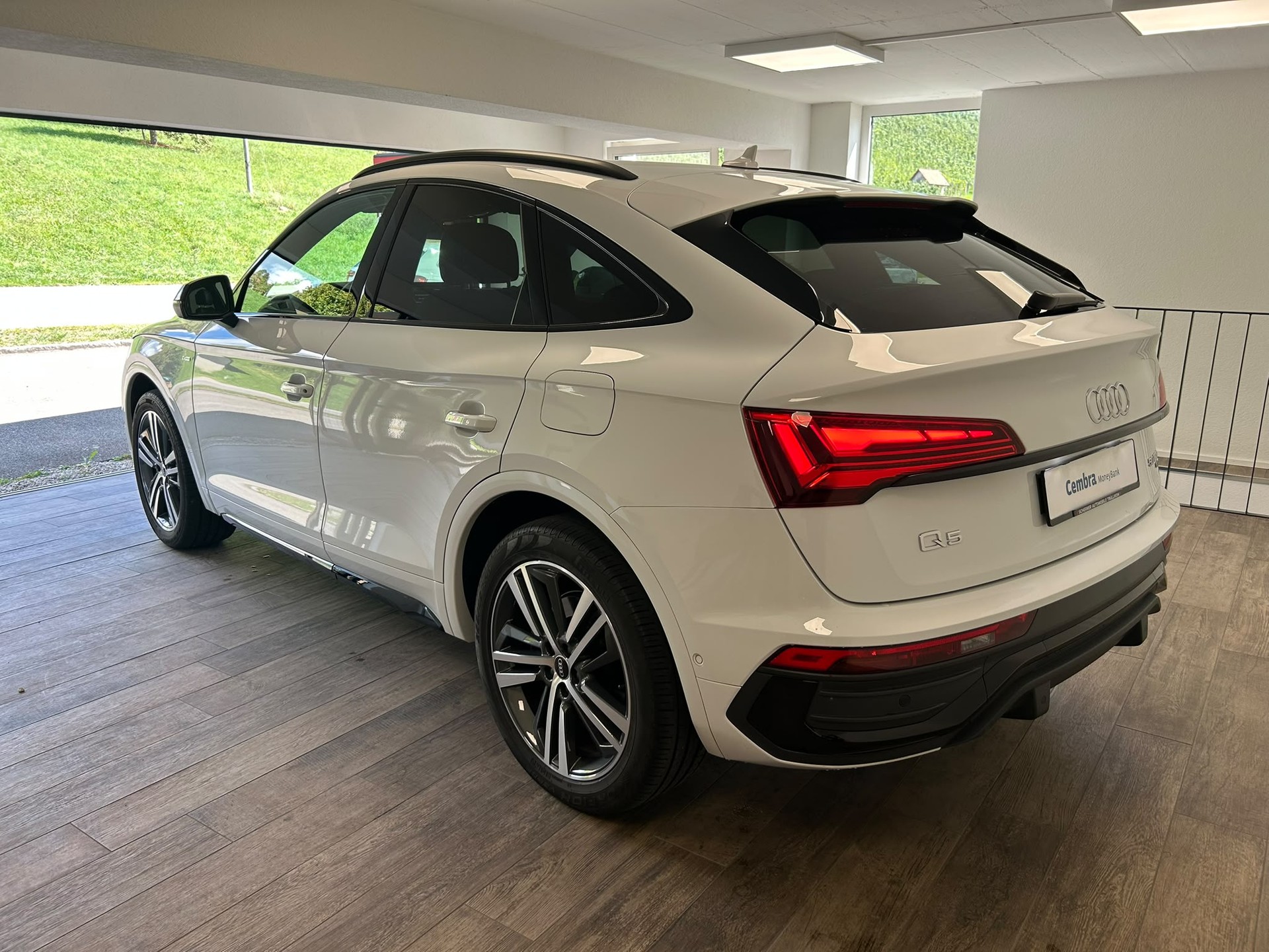 AUDI Q5 Sportback 2.0 50 TFSI e quattro S line | 8-fach | Luftfederung | Matrix | AHK | HUD | 360°-image-3