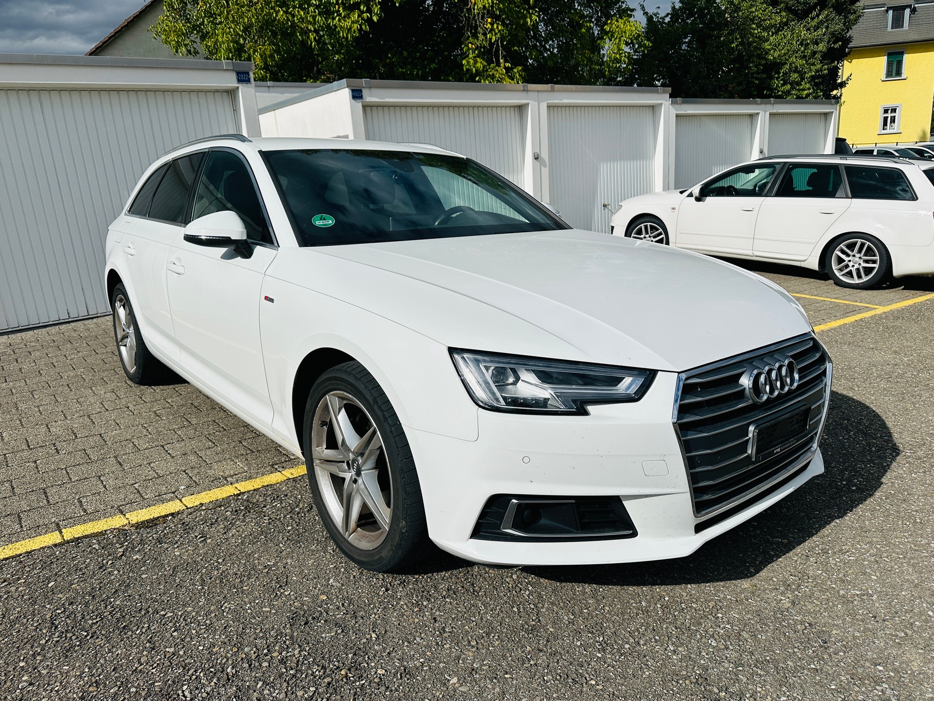 AUDI A4 Avant 2.0 TFSI g-tron S-tronic-image-2
