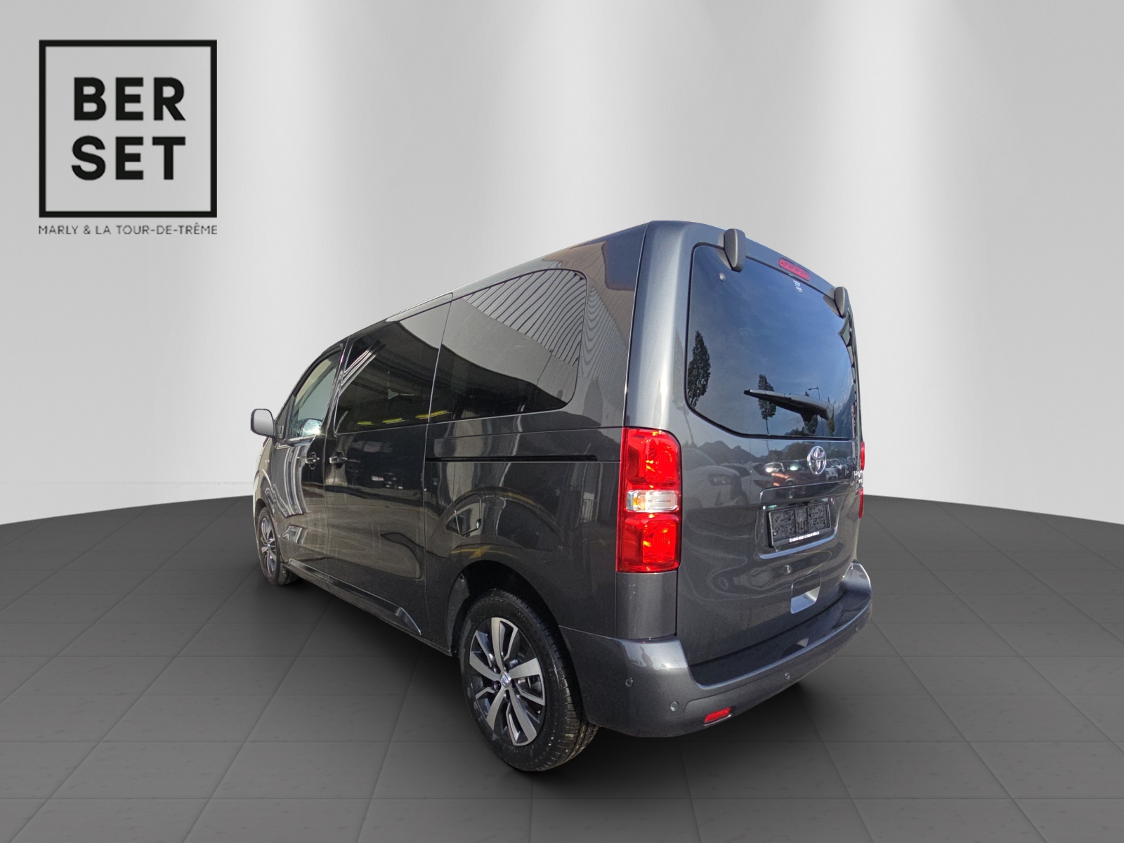 TOYOTA PROACE Verso L1 2.2 D Trend-image-2