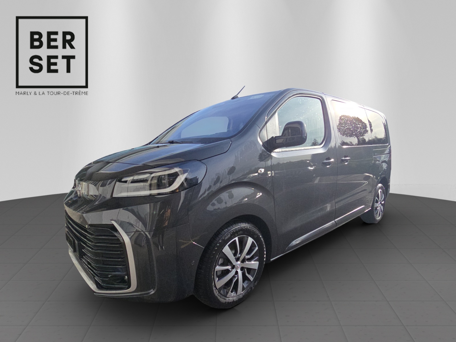 TOYOTA PROACE Verso L1 2.2 D Trend-image-0
