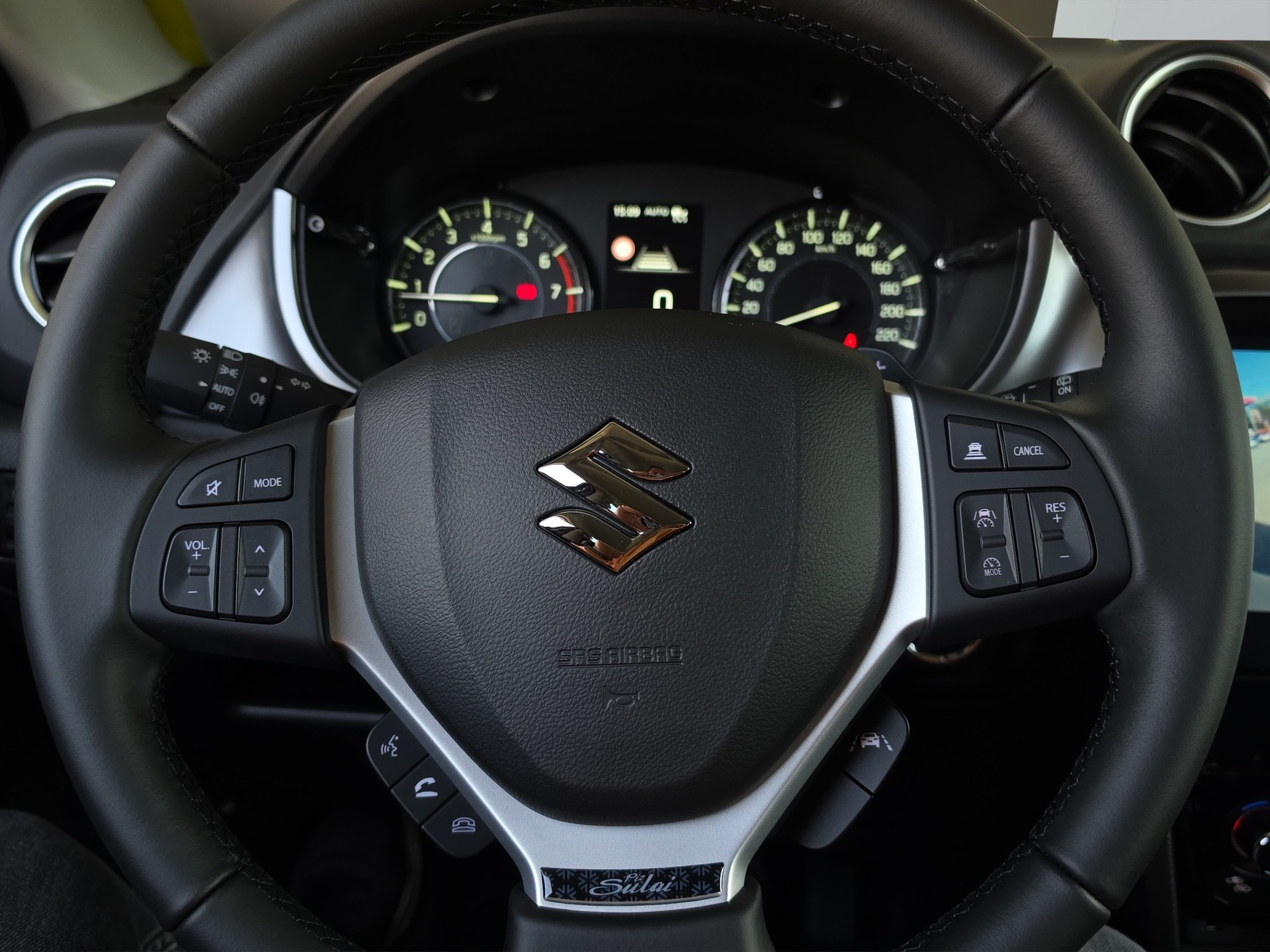 SUZUKI Vitara 1.4 T Piz Sulai Hybrid 4x4-image-8