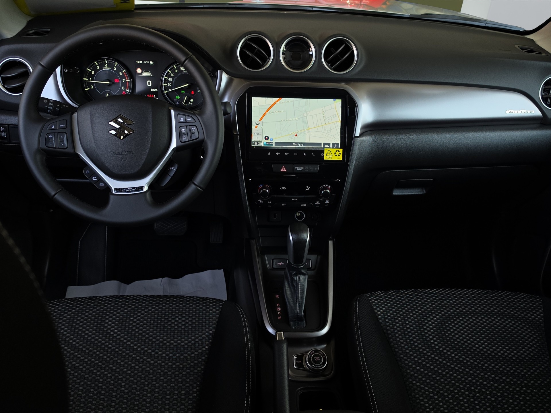SUZUKI Vitara 1.4 T Piz Sulai Hybrid 4x4-image-13