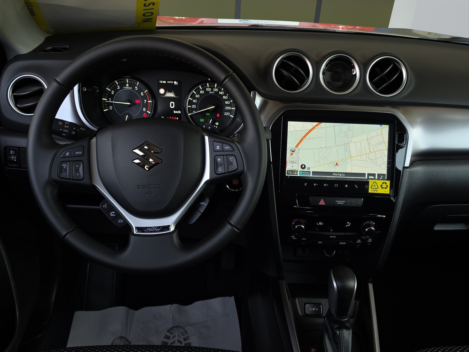 SUZUKI Vitara 1.4 T Piz Sulai Hybrid 4x4-image-9