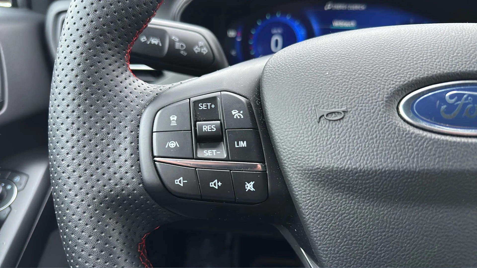 FORD Focus 1.0 MHEV ST-Line X Automat 155PS-image-24