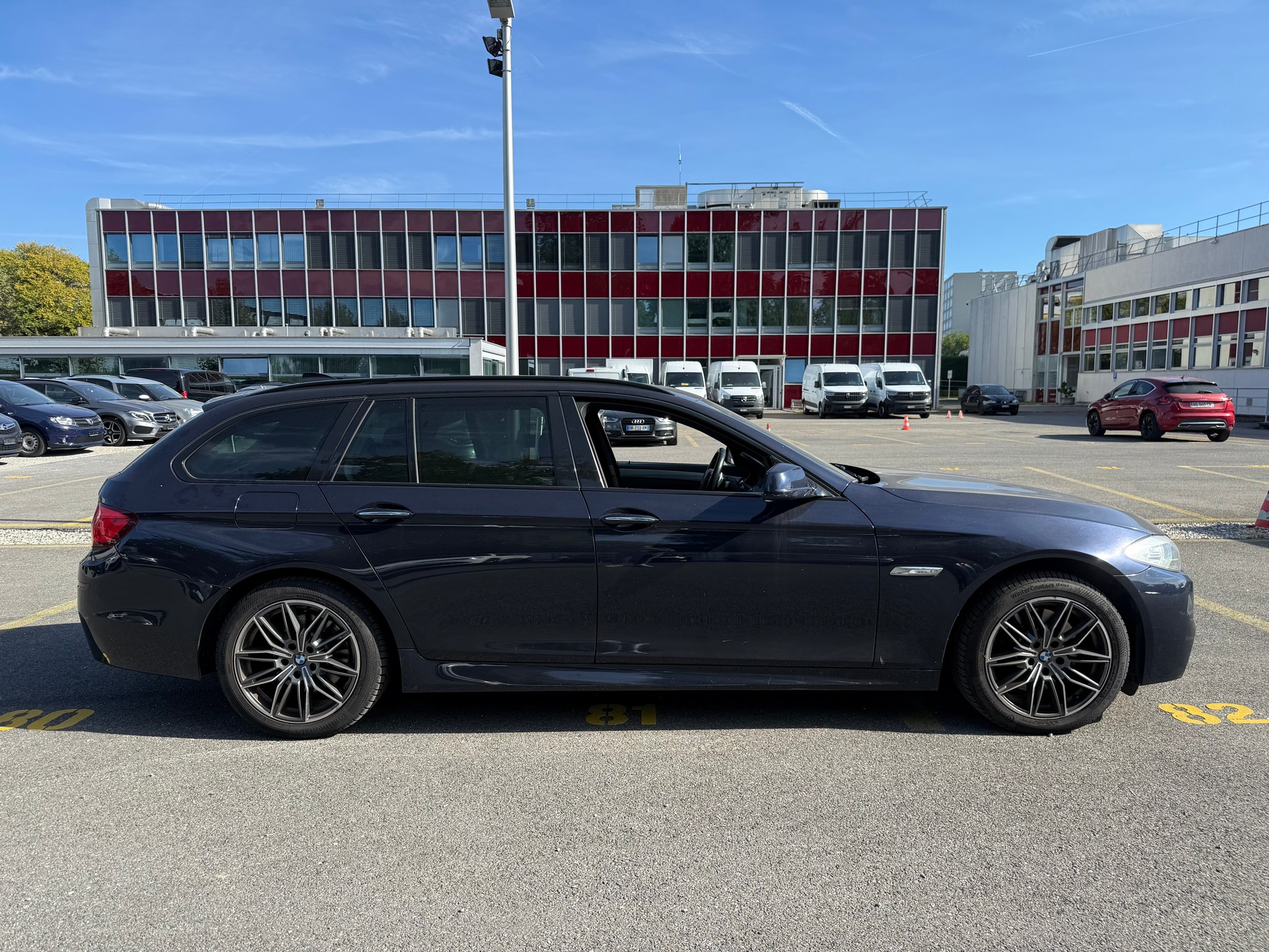 BMW 528i xDrive Touring Steptronic-image-4