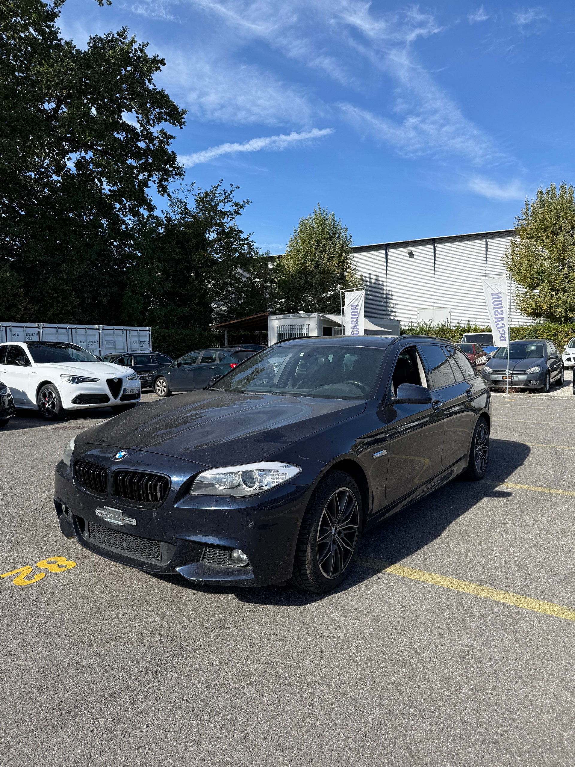 BMW 528i xDrive Touring Steptronic-image-0