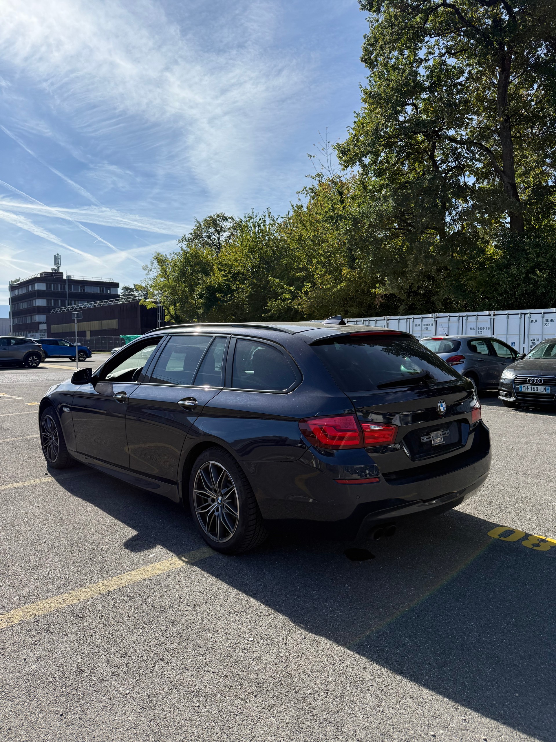 BMW 528i xDrive Touring Steptronic-image-2