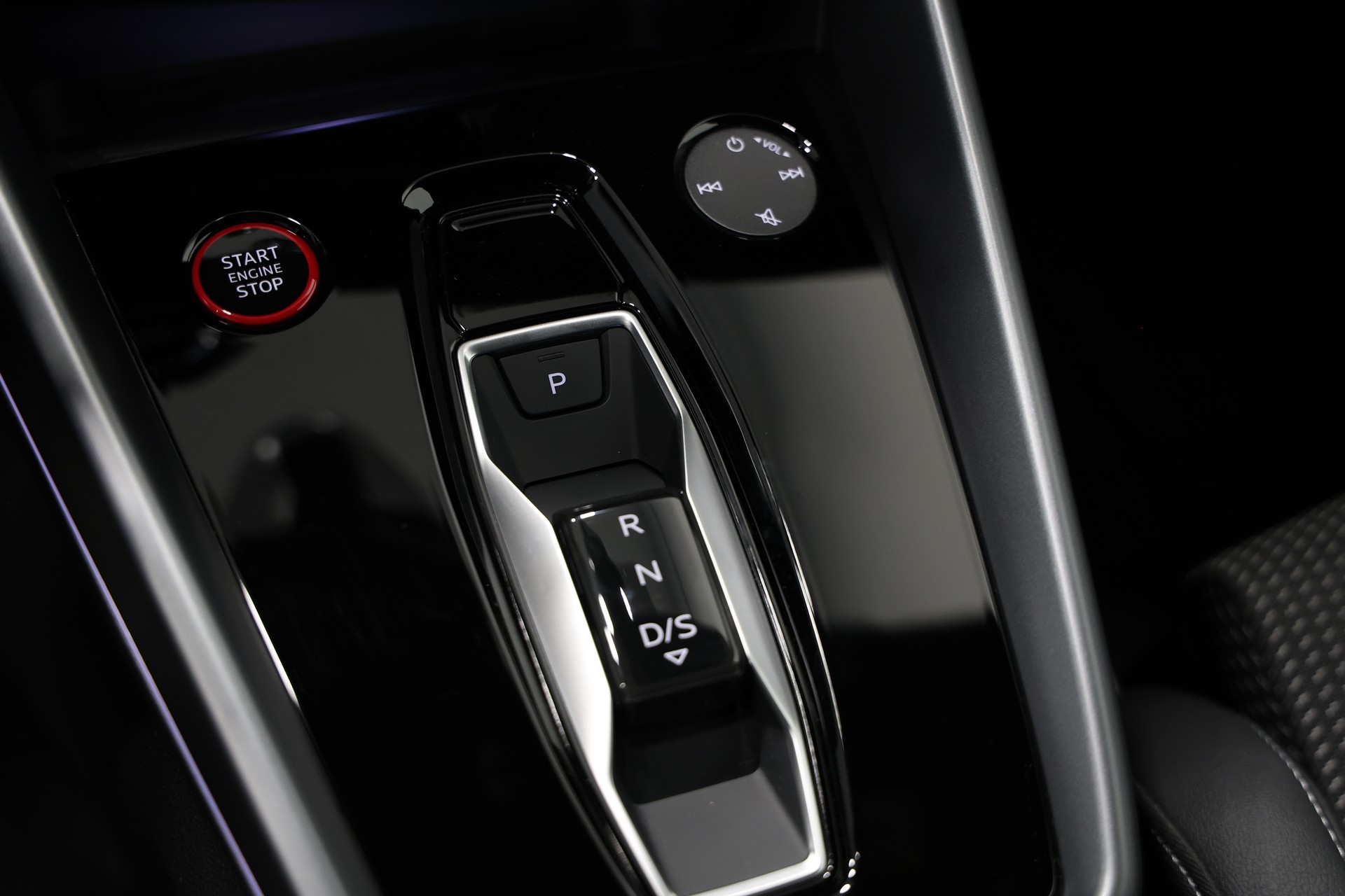AUDI S3 Sportback TFSI quattro S-tronic *Akrapovic*Audi Werksgarantie bis 07.2027*-image-23