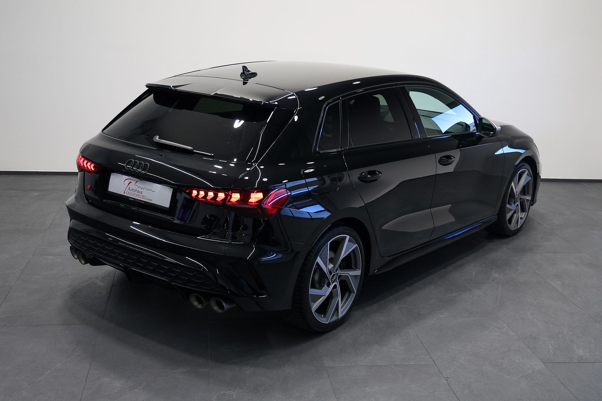 AUDI S3 Sportback TFSI quattro S-tronic *Akrapovic*Audi Werksgarantie bis 07.2027*-image-8