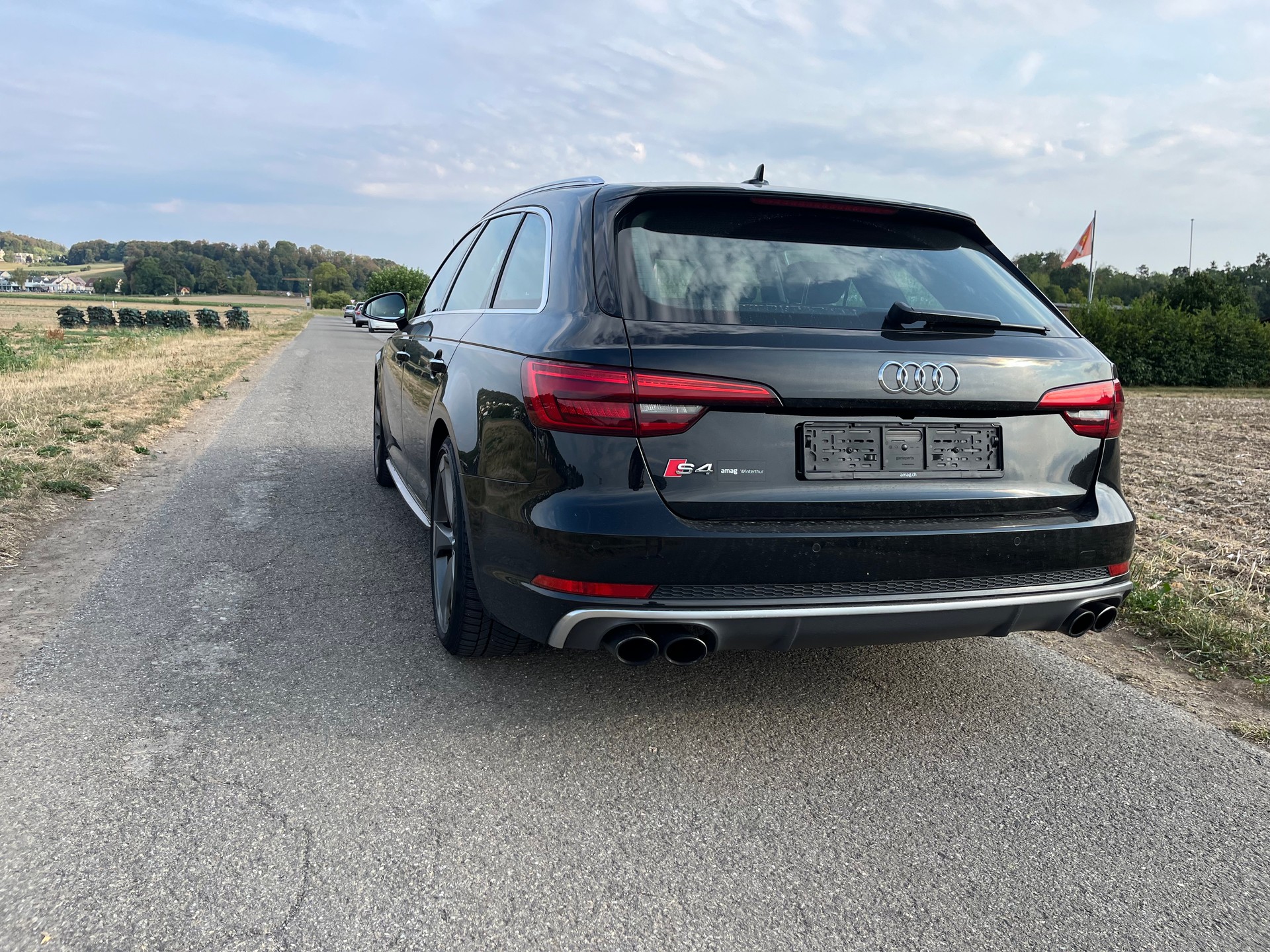 AUDI Audi S4 Avant 3.0 V6 TFSI quattro S-Tronic-image-2