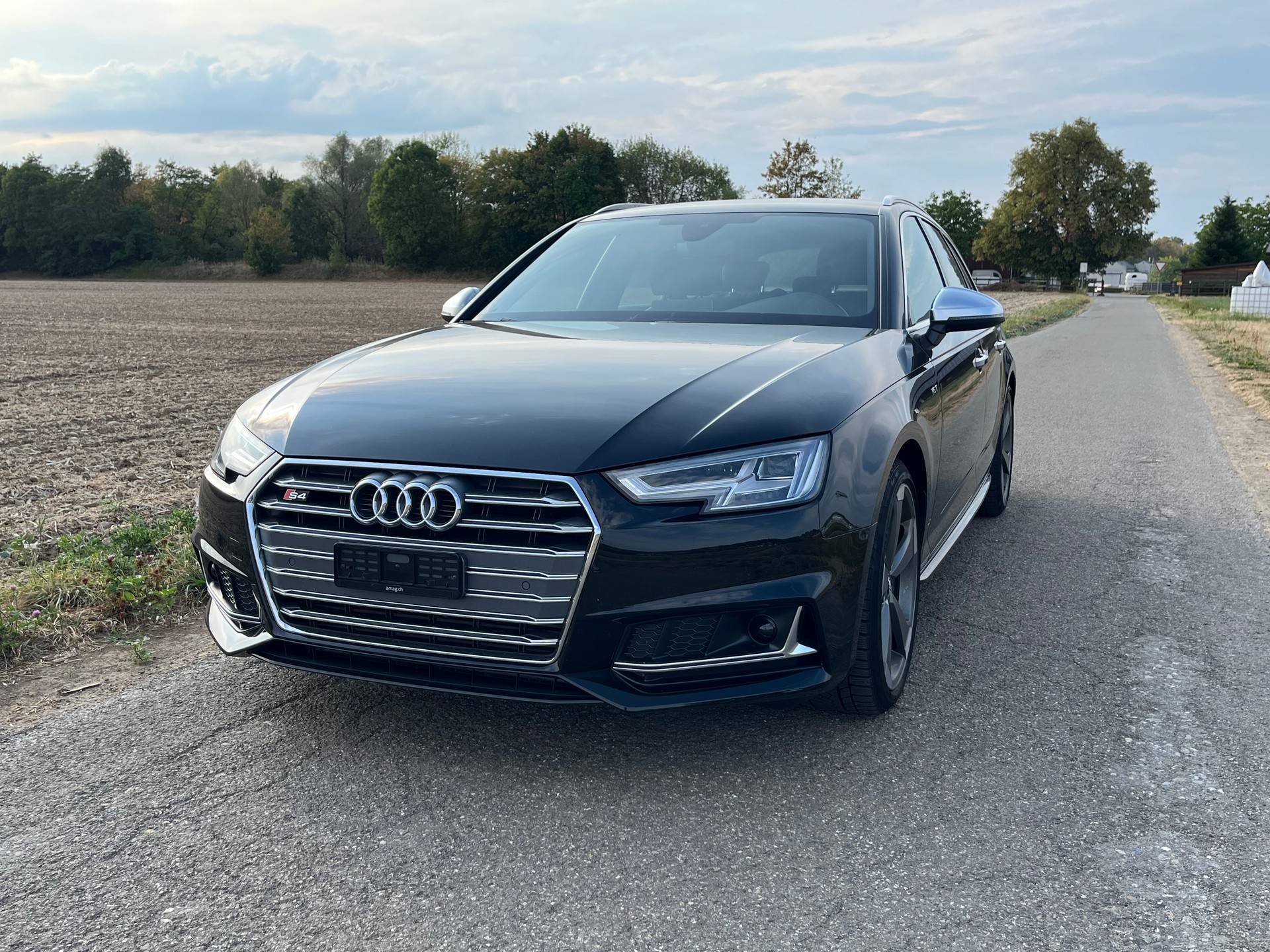 AUDI Audi S4 Avant 3.0 V6 TFSI quattro S-Tronic-image-0
