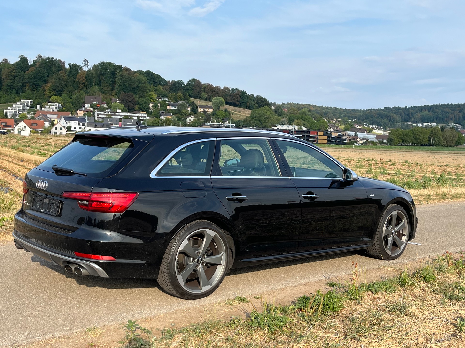 AUDI Audi S4 Avant 3.0 V6 TFSI quattro S-Tronic-image-1