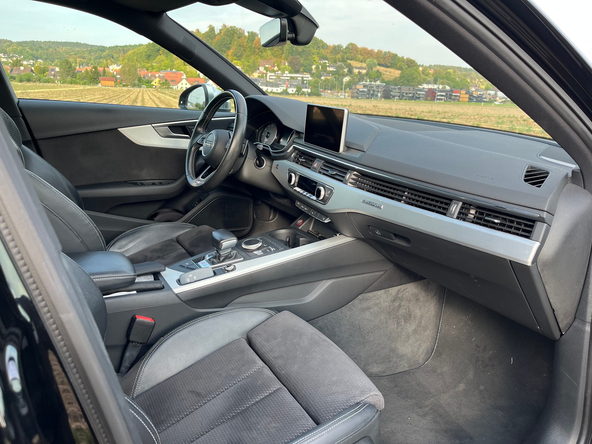 AUDI Audi S4 Avant 3.0 V6 TFSI quattro S-Tronic-image-4