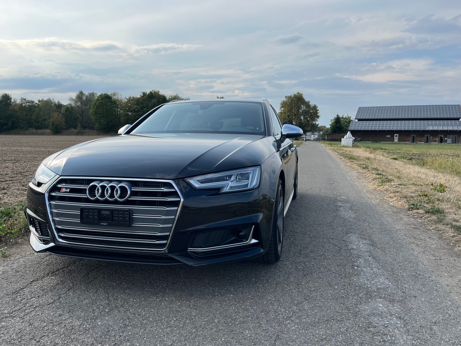AUDI Audi S4 Avant 3.0 V6 TFSI quattro S-Tronic-image-5