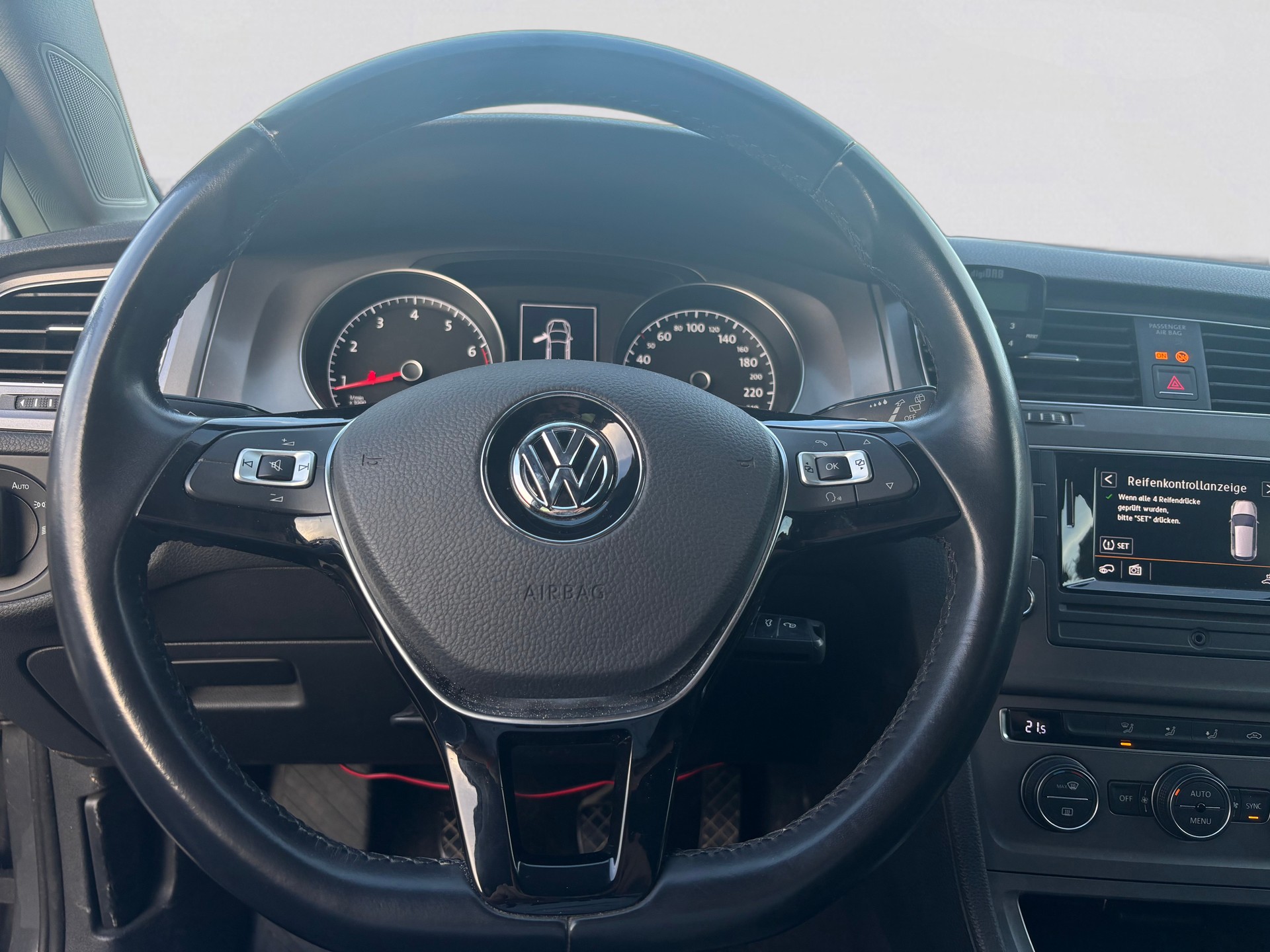 VW Golf 1.2 TSI Trendline-image-6
