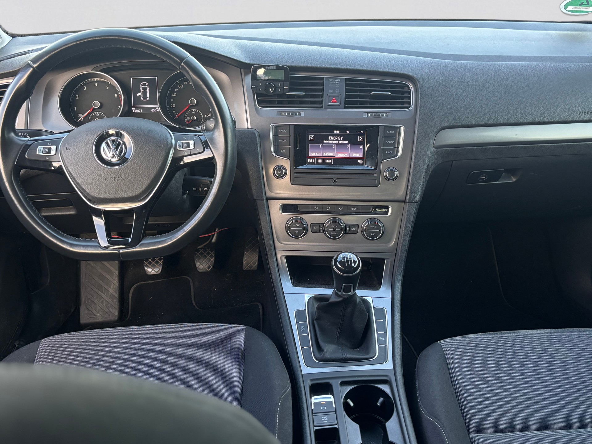 VW Golf 1.2 TSI Trendline-image-5