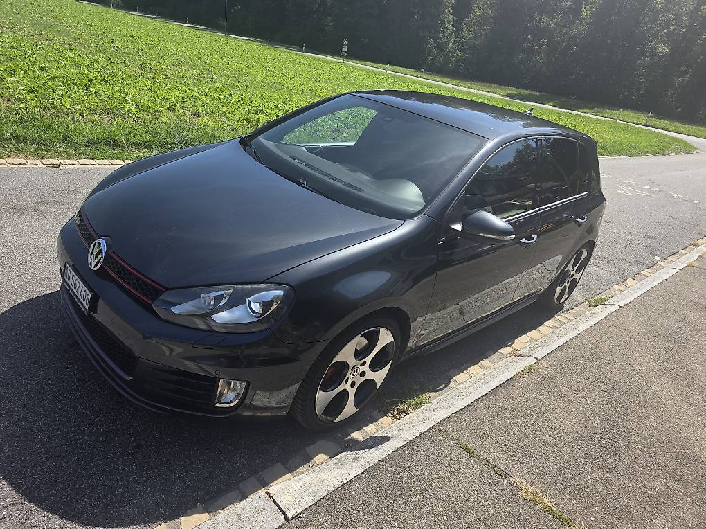 VW GOLF-image-0