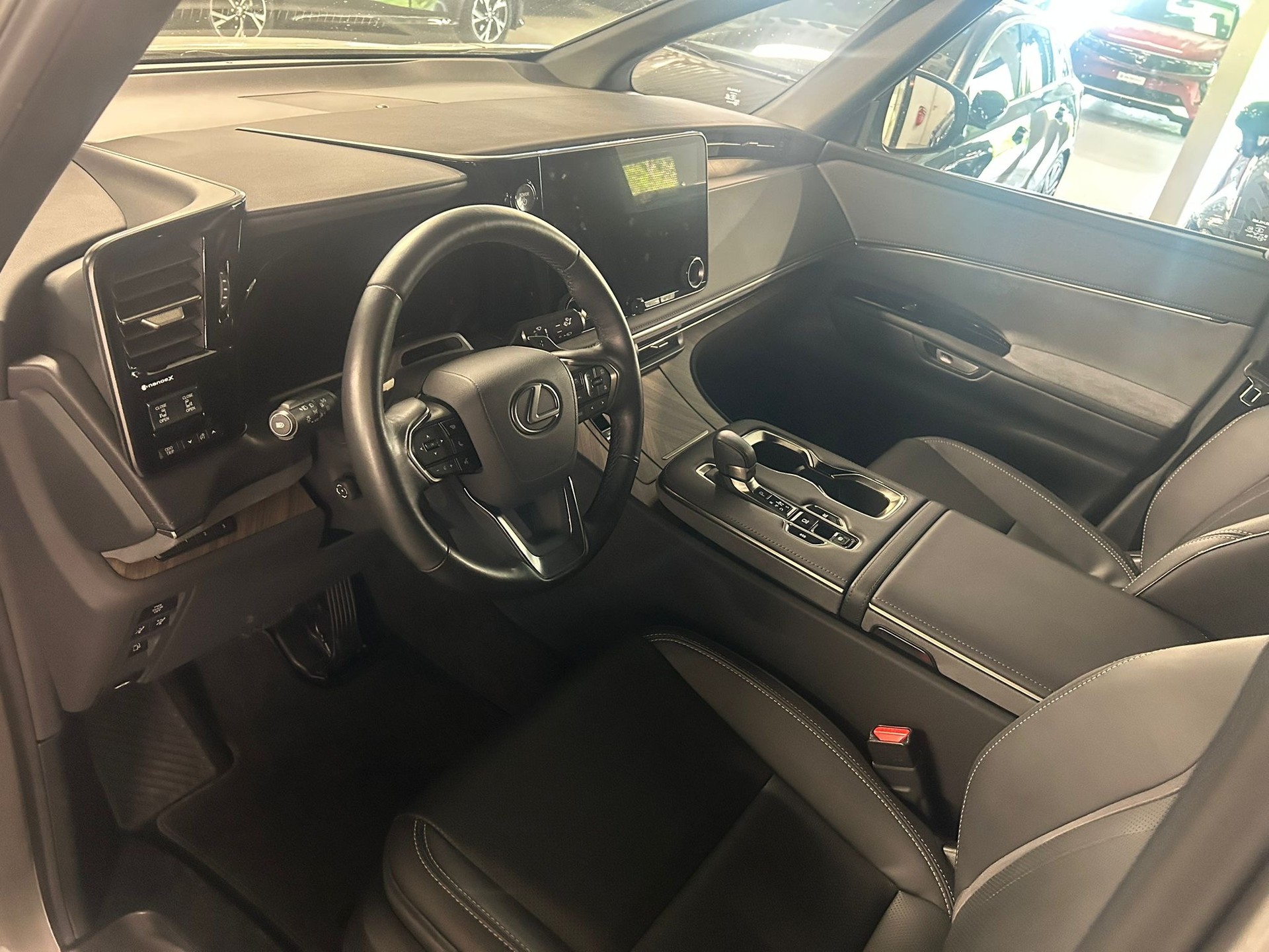 LEXUS 350h VIP-image-5