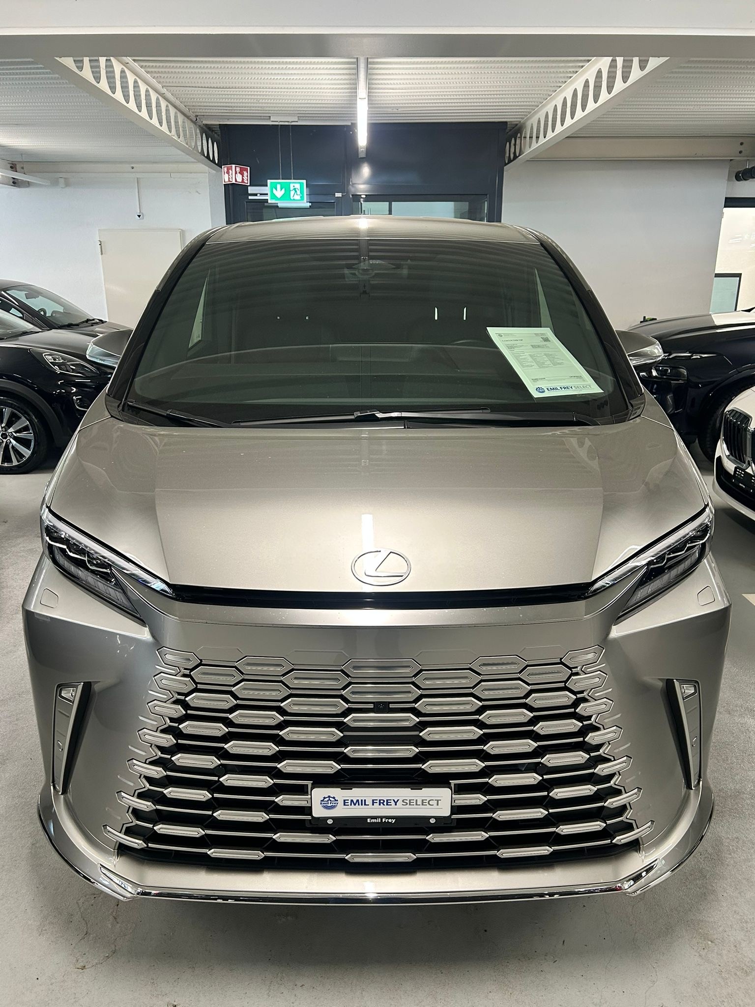 LEXUS 350h VIP-image-1