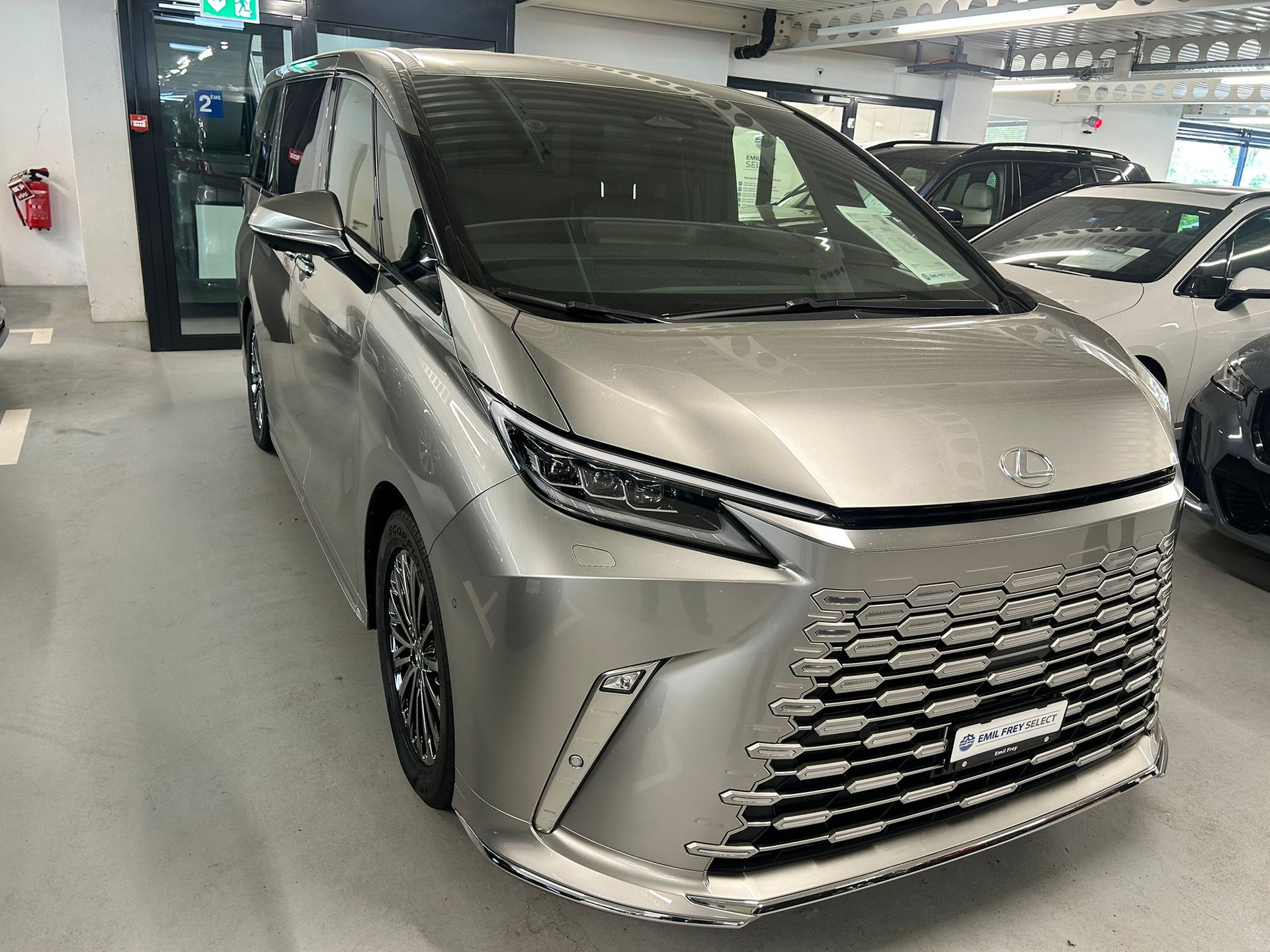 LEXUS 350h VIP-image-2