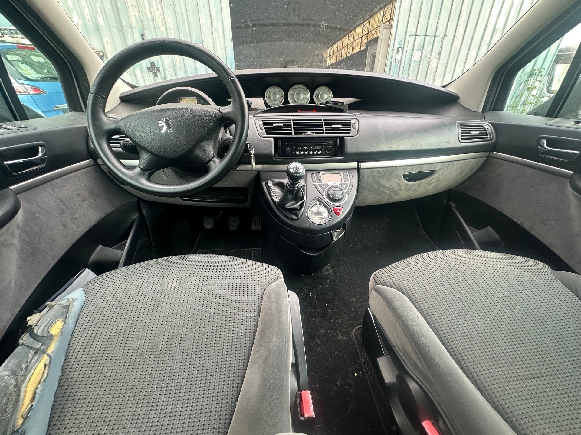PEUGEOT 807 2.0 16V HDi Allure-image-7