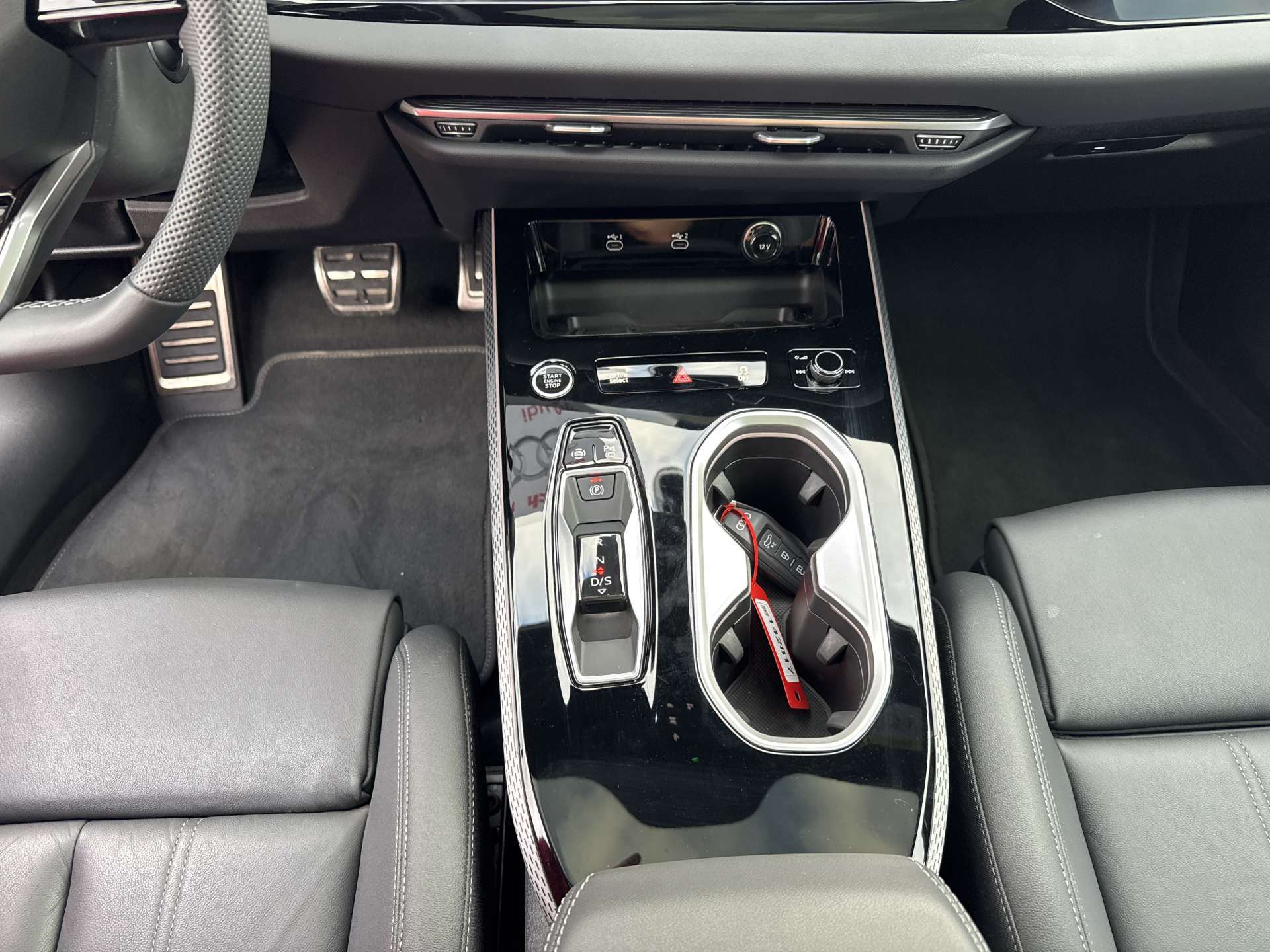 AUDI A6 Avant TDi S-Line 204PS S-Tronic Automat-image-11