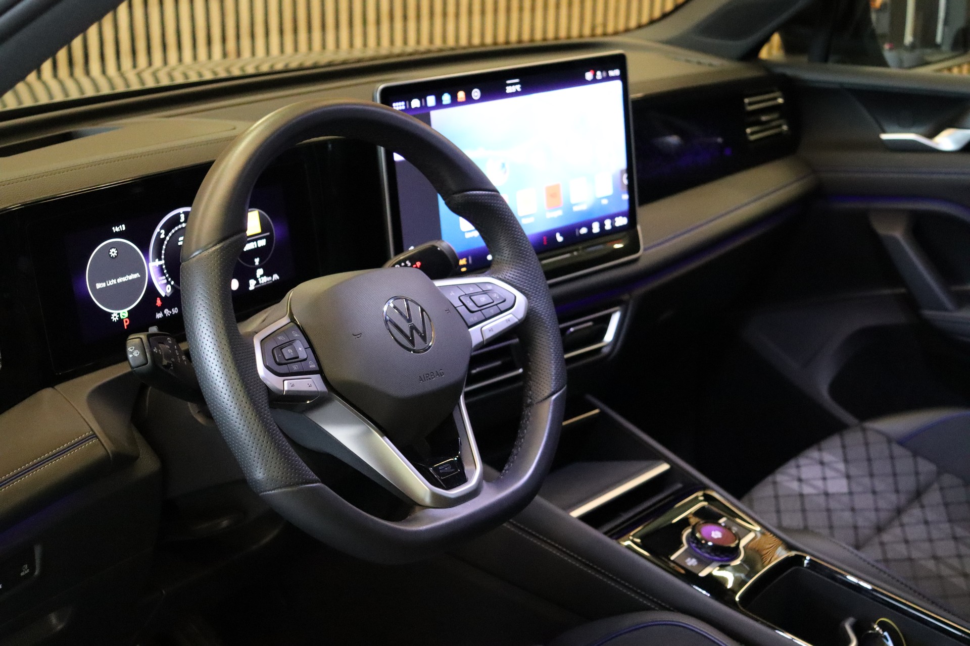 VW Tiguan 2.0 TDI SCR R-Line DSG 4motion-image-11