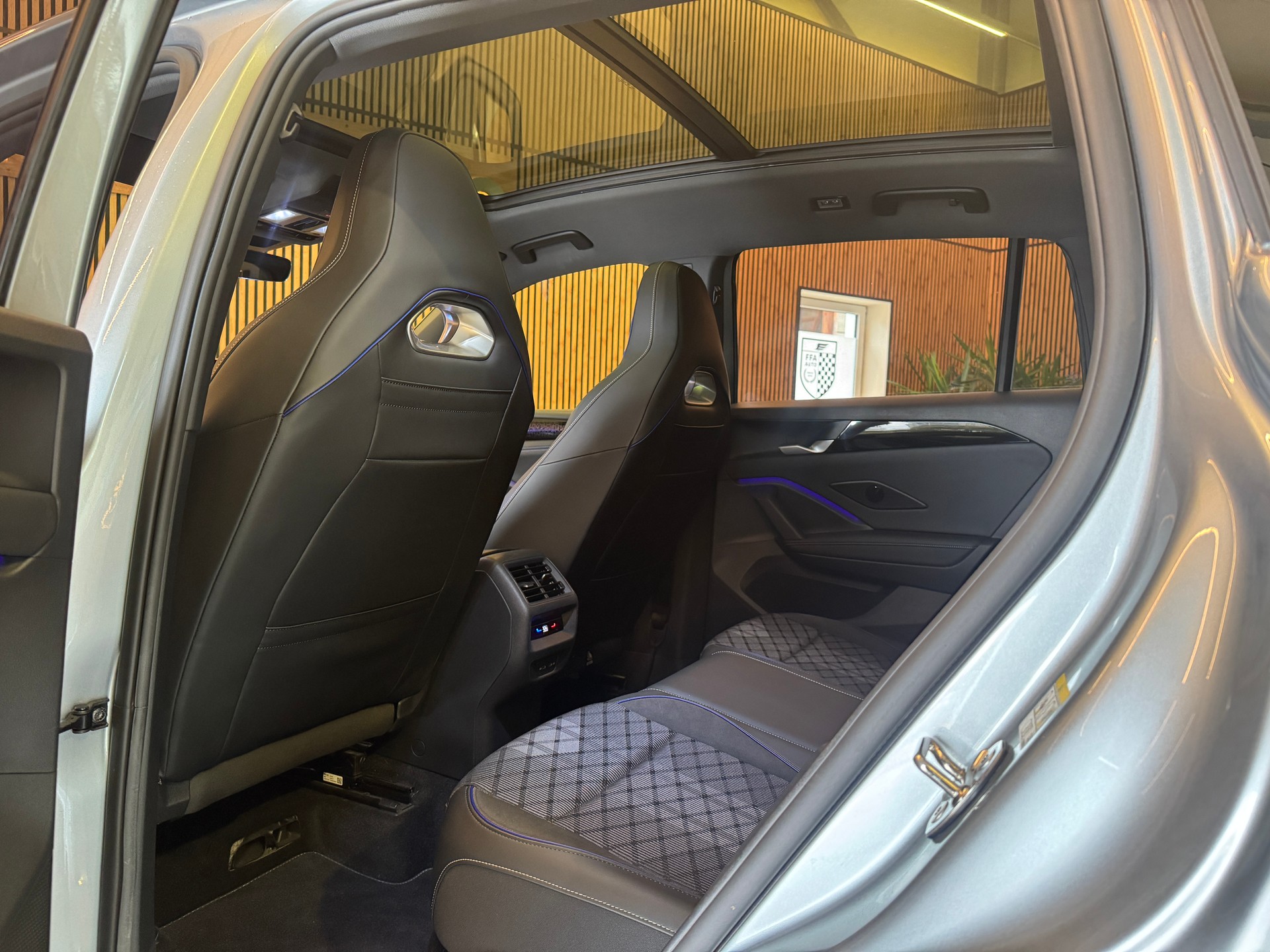 VW Tiguan 2.0 TDI SCR R-Line DSG 4motion-image-17