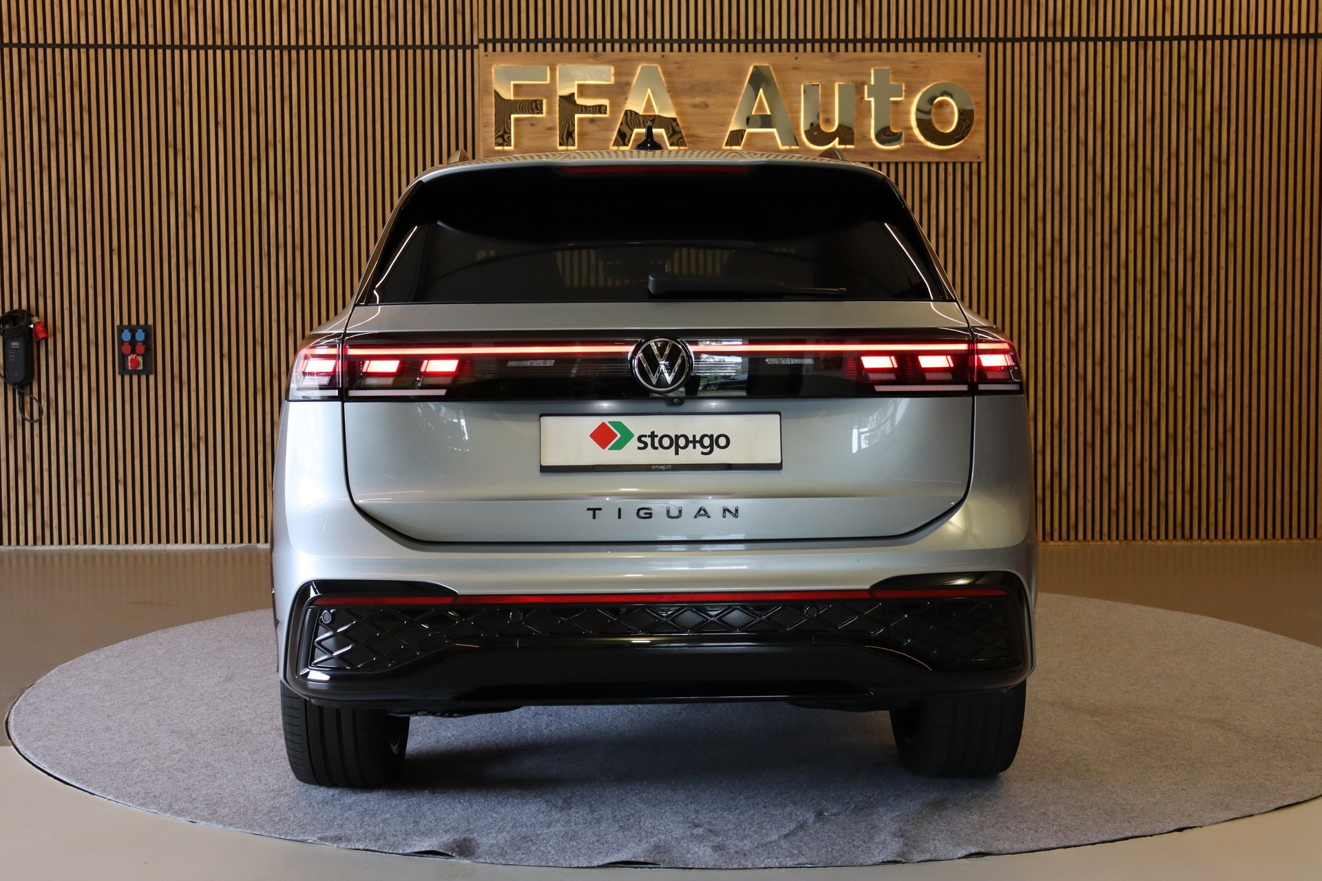 VW Tiguan 2.0 TDI SCR R-Line DSG 4motion-image-7