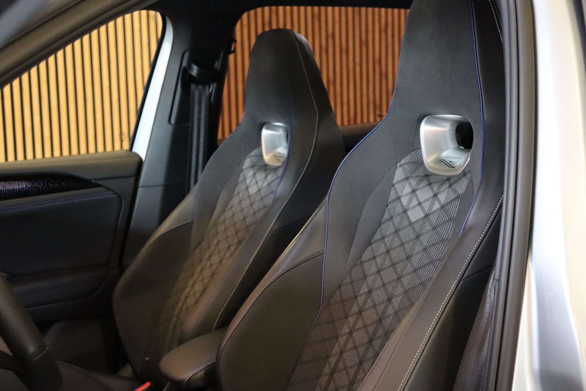 VW Tiguan 2.0 TDI SCR R-Line DSG 4motion-image-14