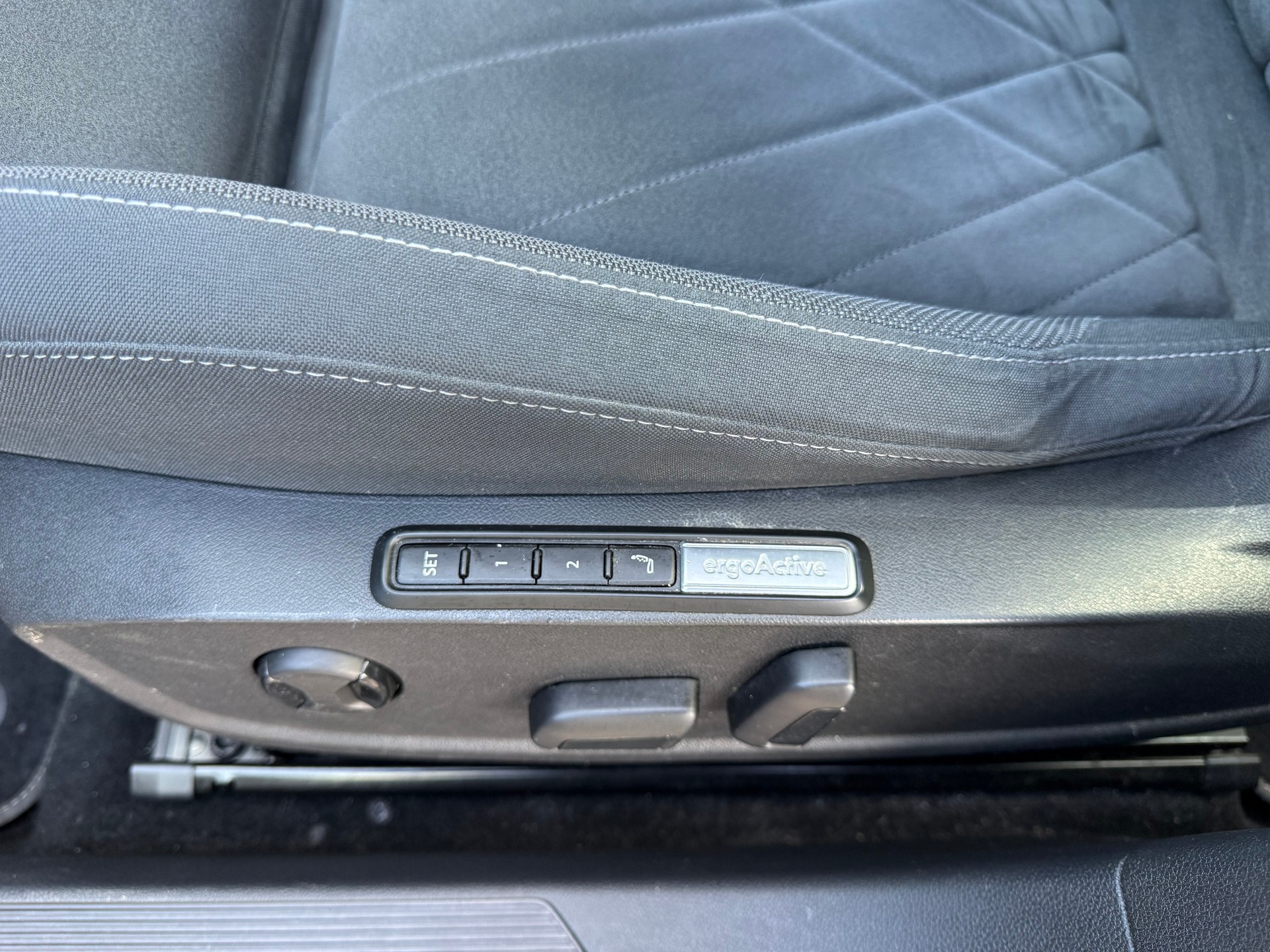 VW Golf Variant 2.0 TDI Style DSG-image-11