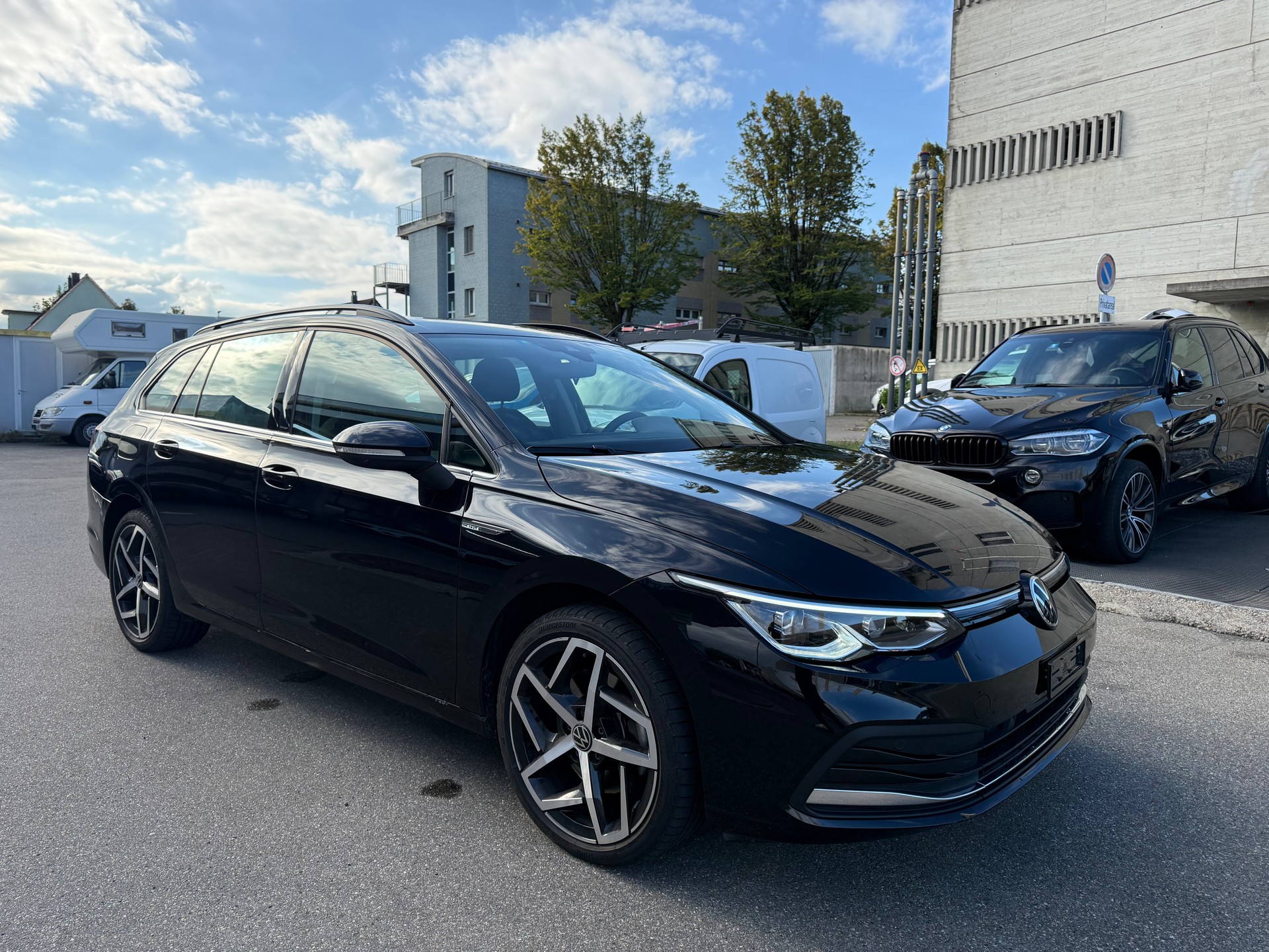 VW Golf Variant 2.0 TDI Style DSG-image-2