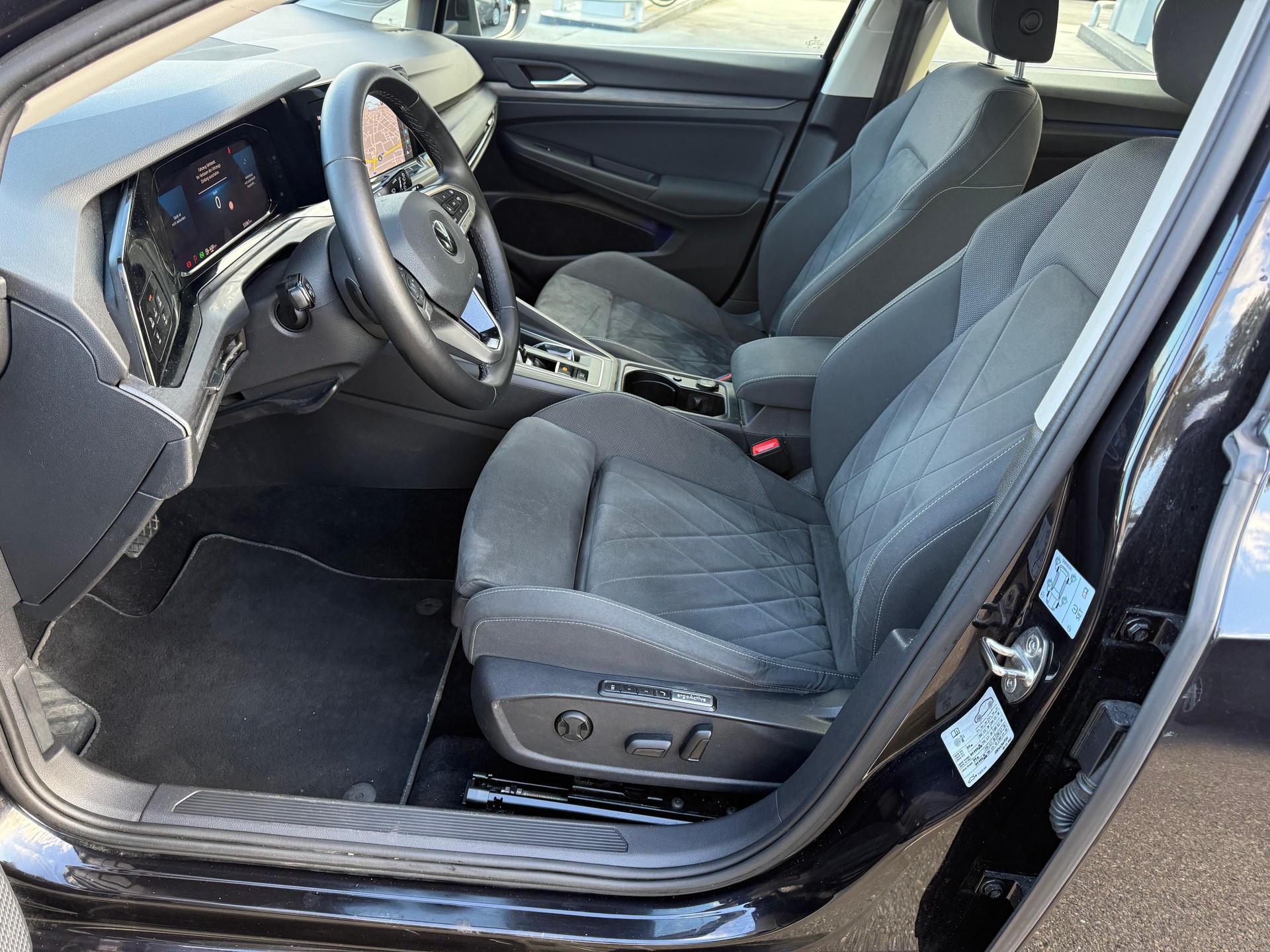 VW Golf Variant 2.0 TDI Style DSG-image-8