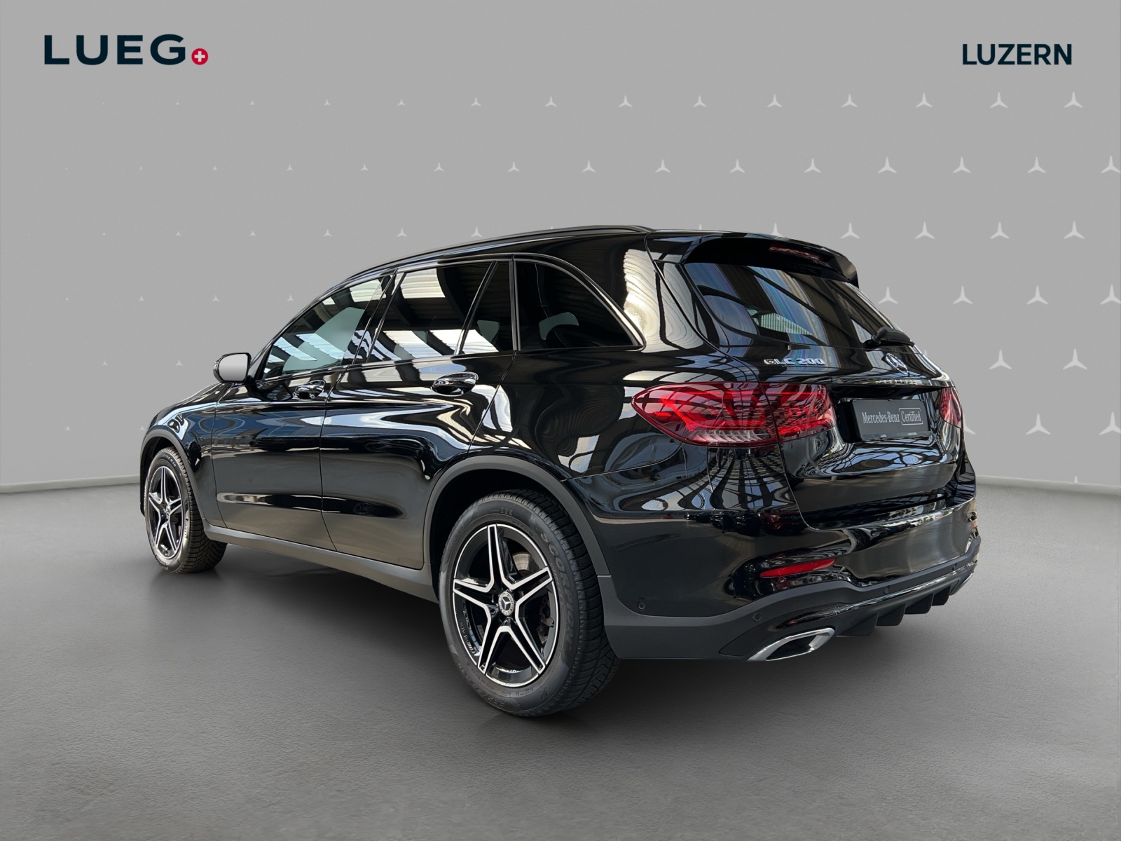 MERCEDES-BENZ GLC 200 AMG Line 4Matic 9G-Tronic-image-2
