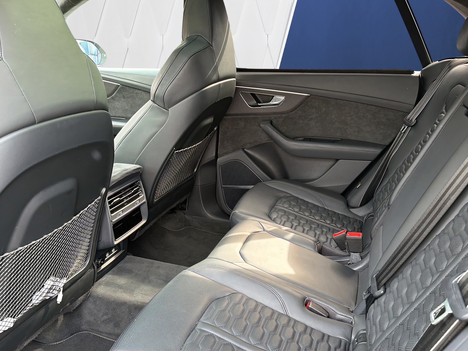 AUDI RSQ8 quattro tiptronic-image-11