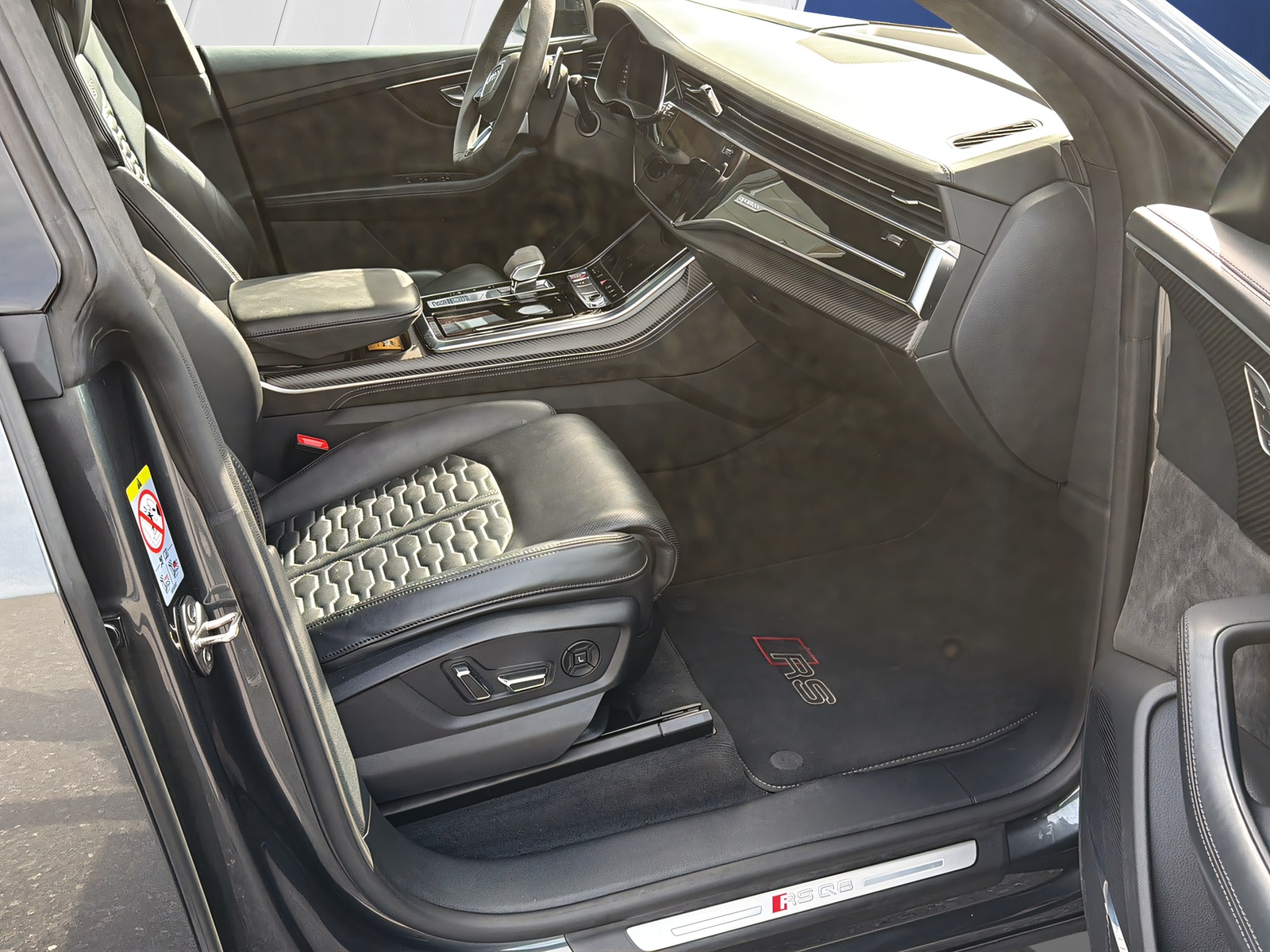 AUDI RSQ8 quattro tiptronic-image-10