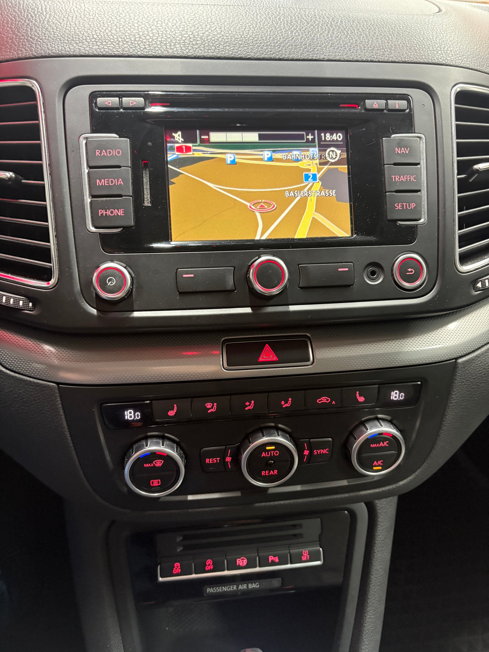 VW Sharan 2.0 TDI BMT Comfortline DSG-image-12