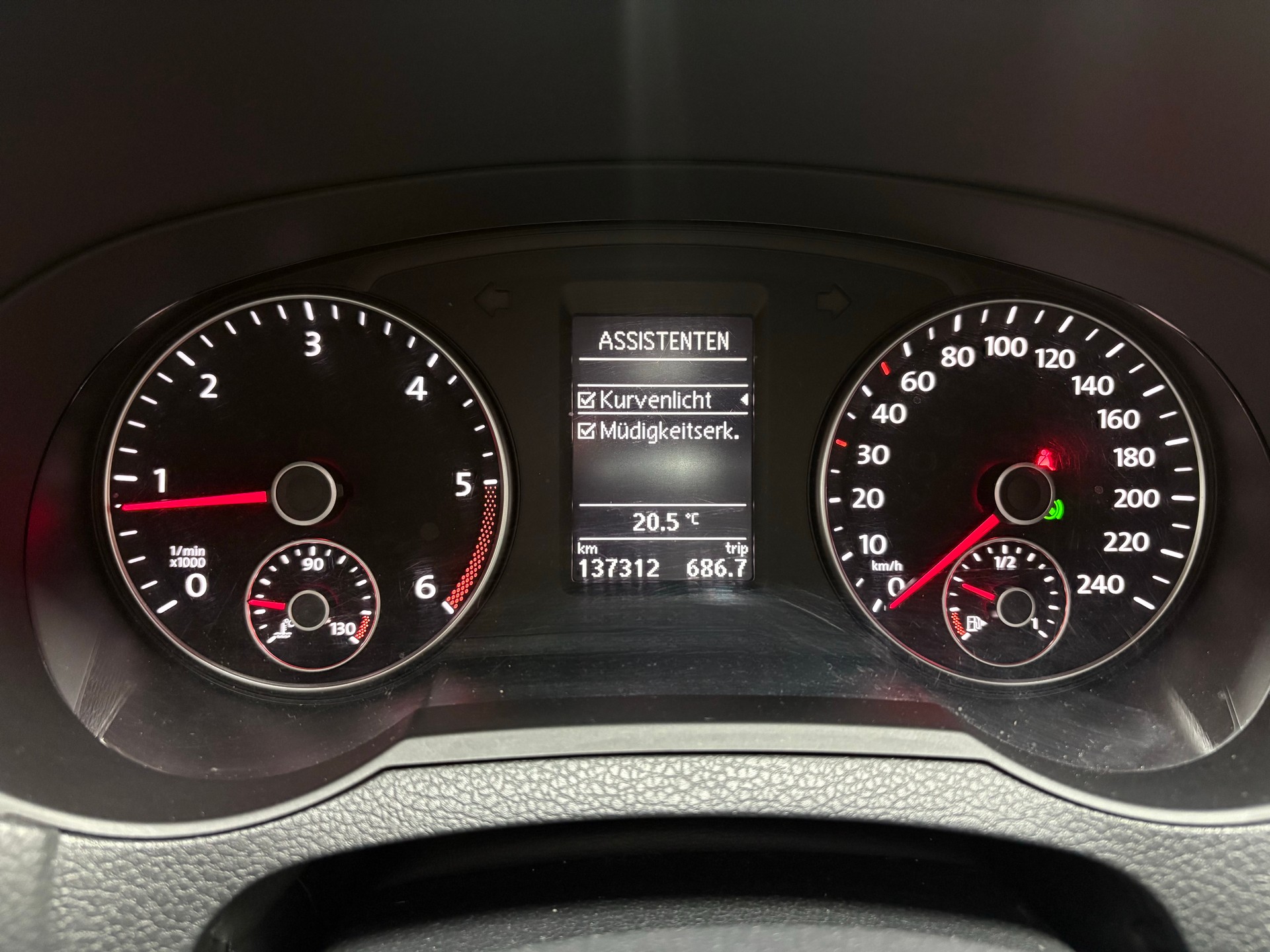 VW Sharan 2.0 TDI BMT Comfortline DSG-image-15