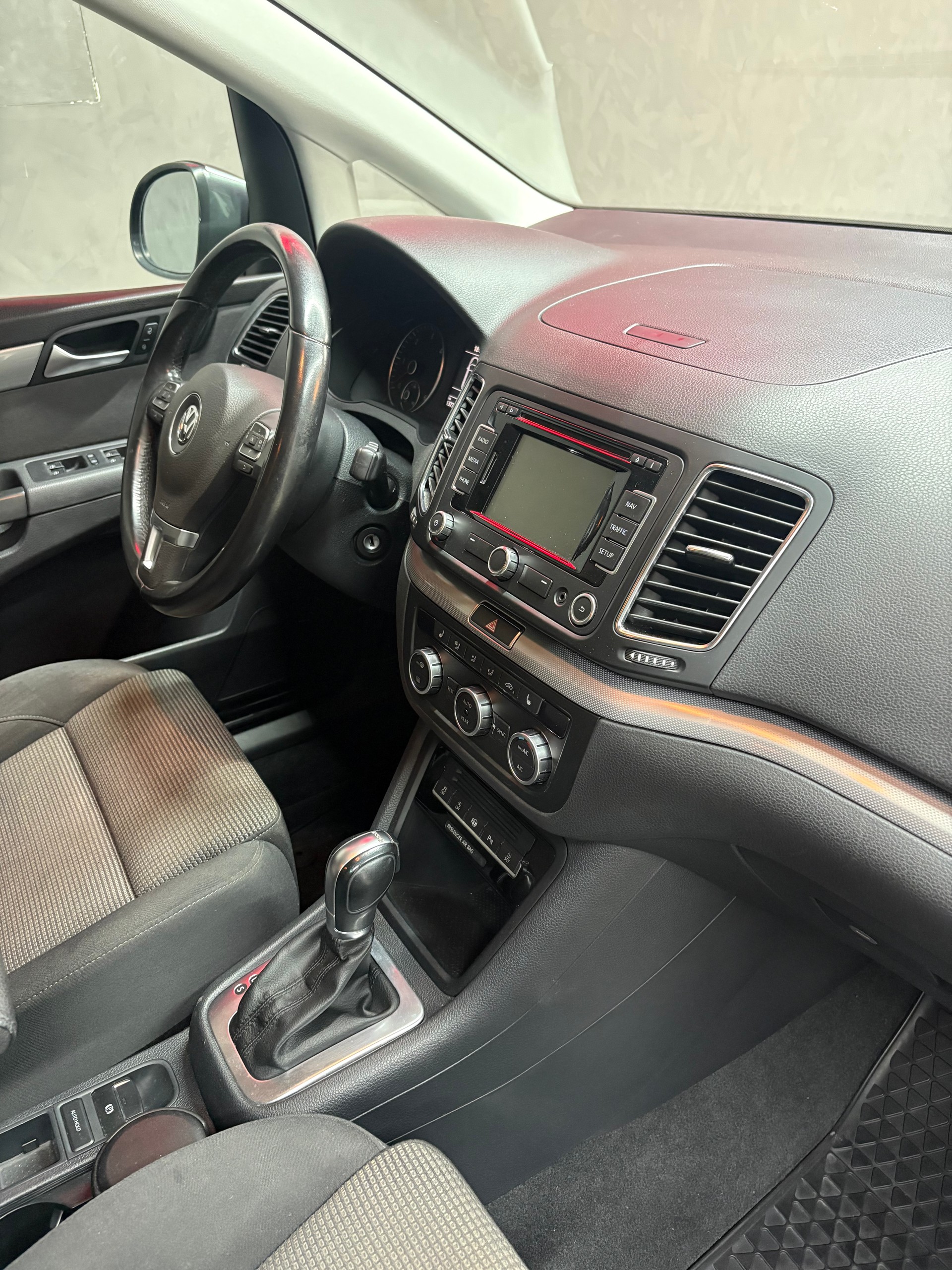 VW Sharan 2.0 TDI BMT Comfortline DSG-image-14