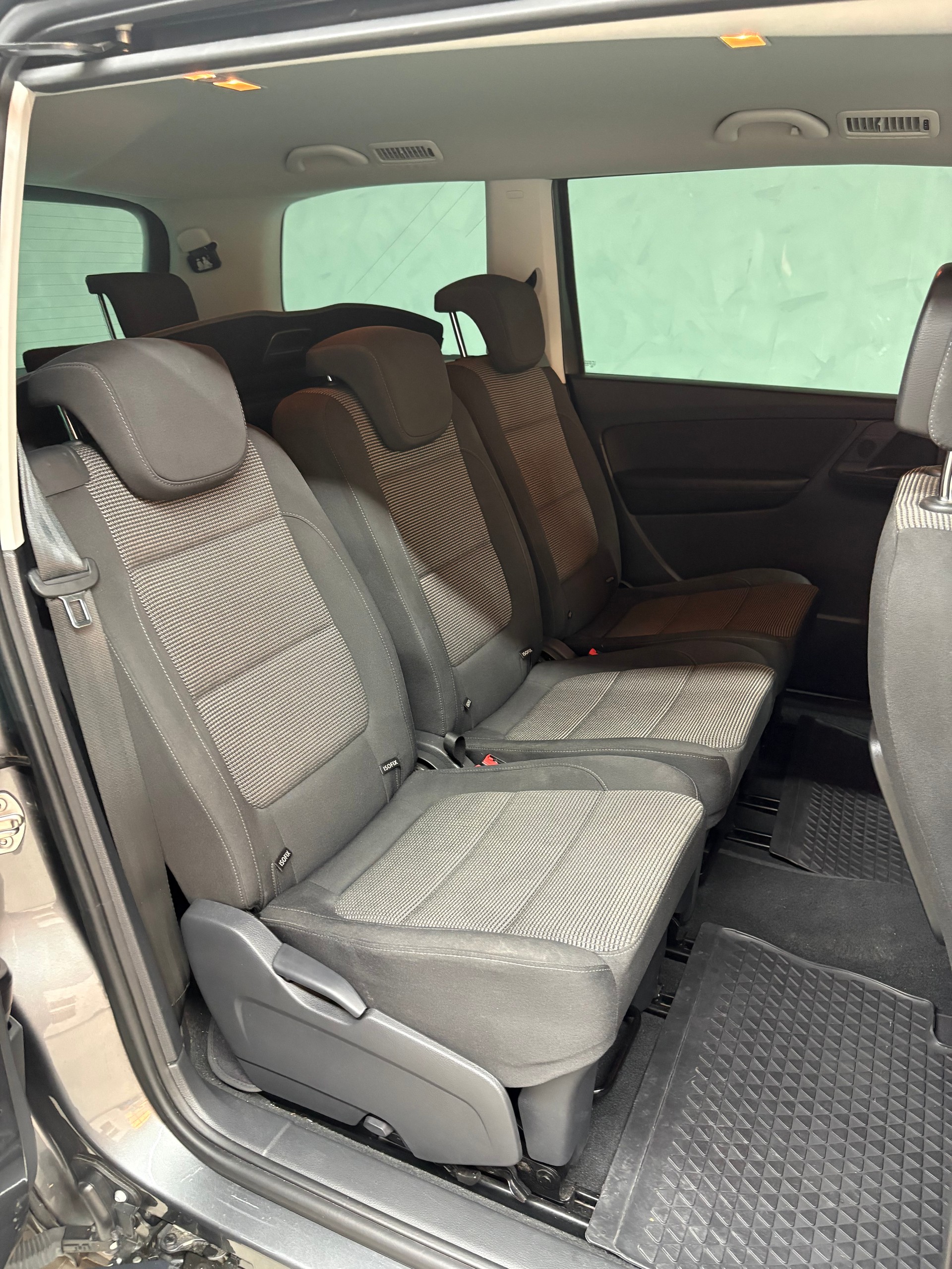 VW Sharan 2.0 TDI BMT Comfortline DSG-image-9
