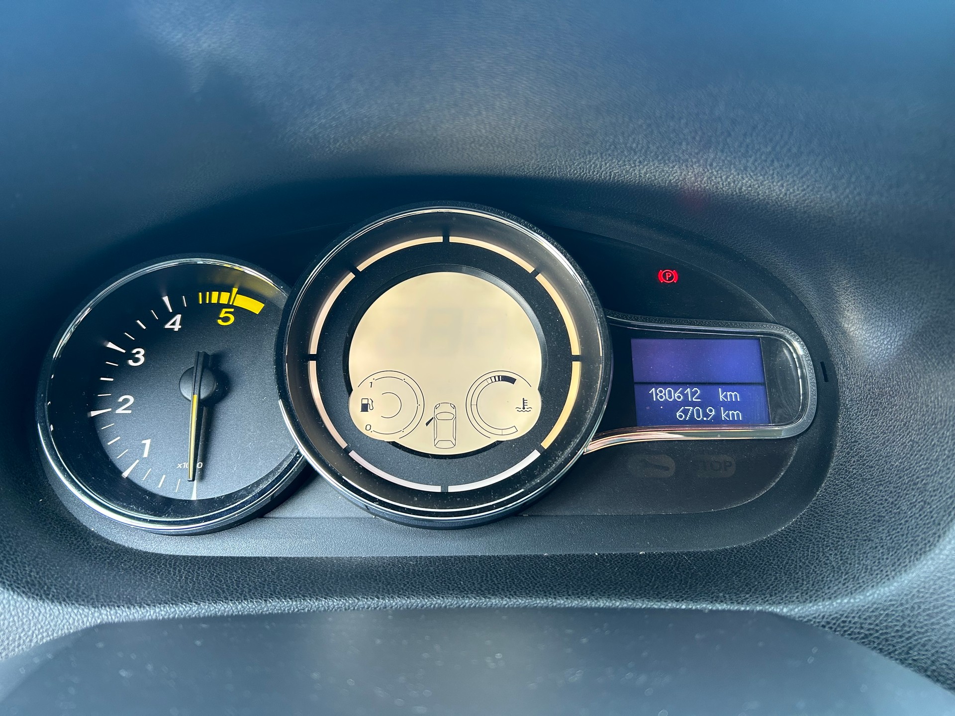 RENAULT Mégane Grandtour 1.5 dCi Bose-image-11