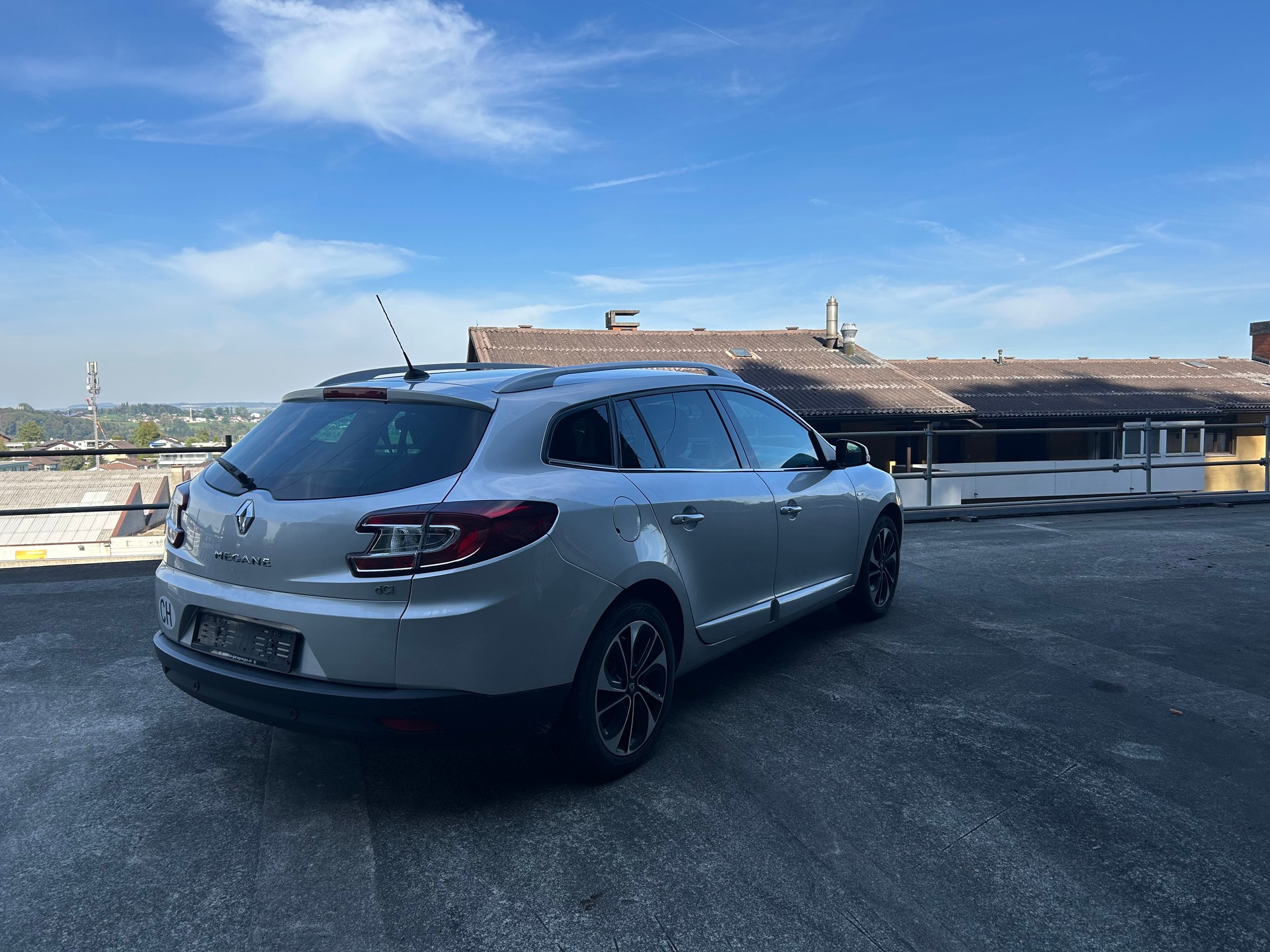 RENAULT Mégane Grandtour 1.5 dCi Bose-image-4