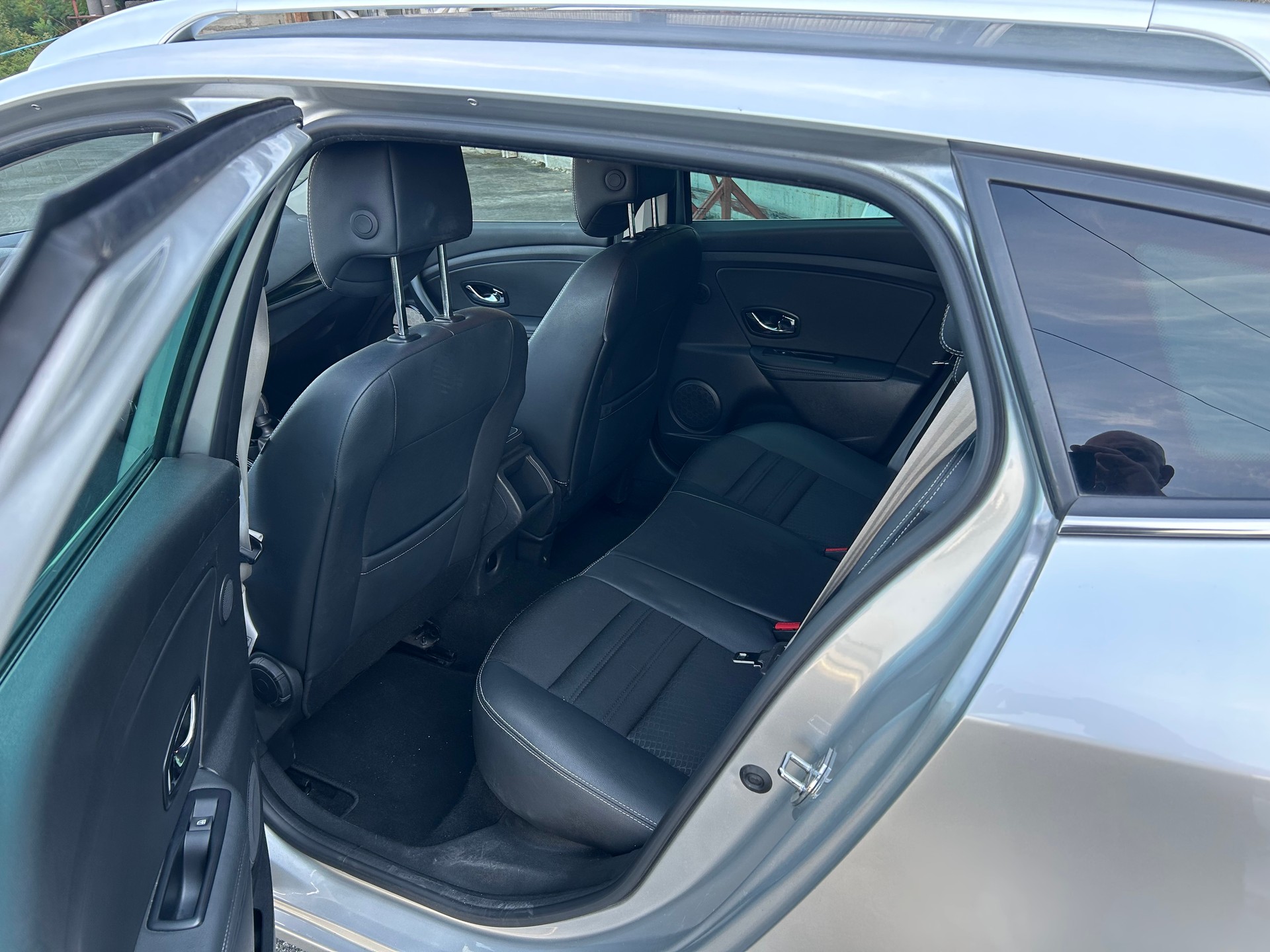 RENAULT Mégane Grandtour 1.5 dCi Bose-image-8