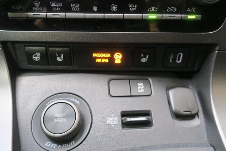 TOYOTA Yaris 1.6 GR Sport A-image-11
